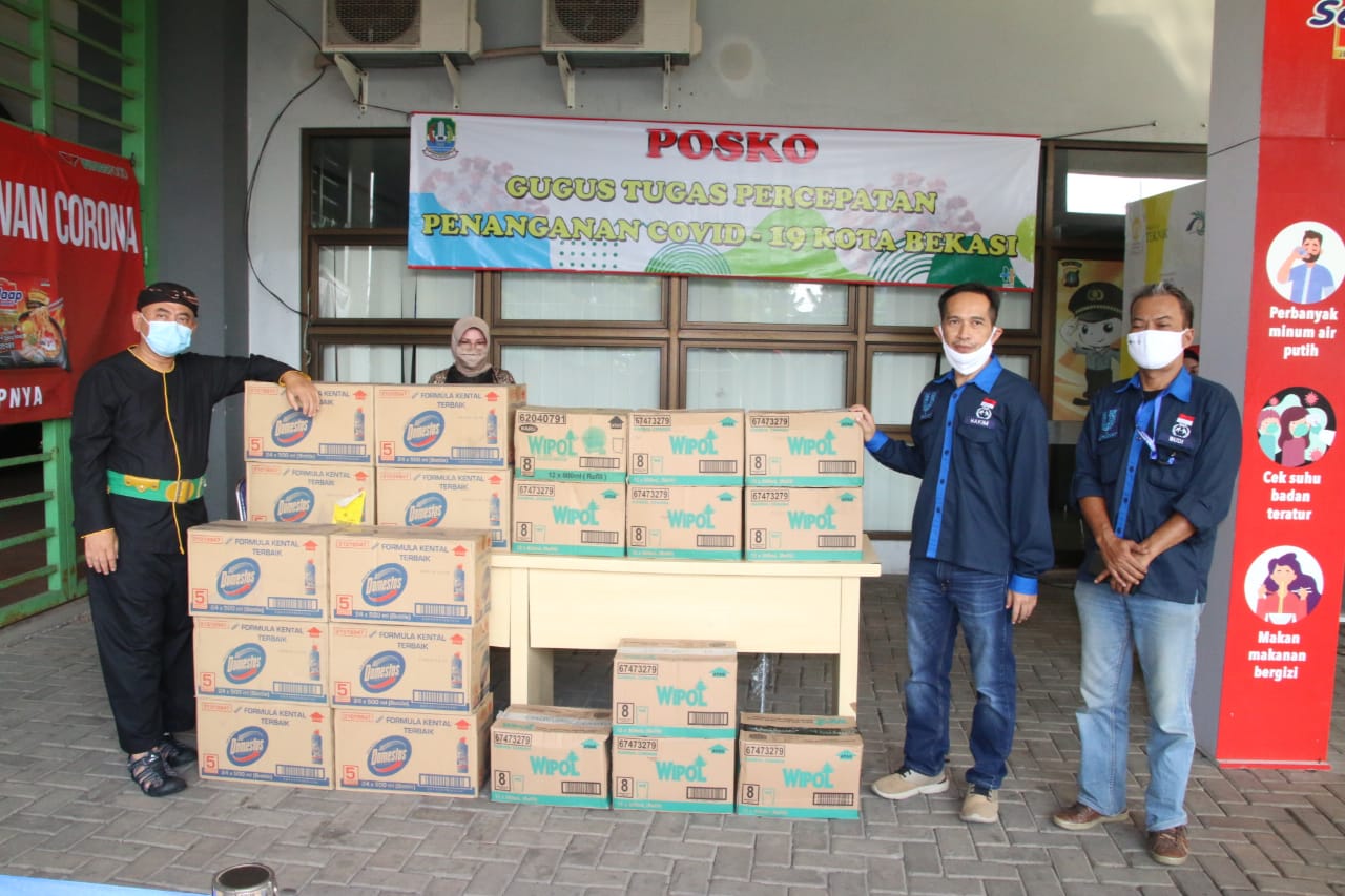 KEMBALI SERAHKAN BANTUAN DARI LSM BINA MASYARAKAT PEDULI KE PEMERINTAH KOTA BEKASI