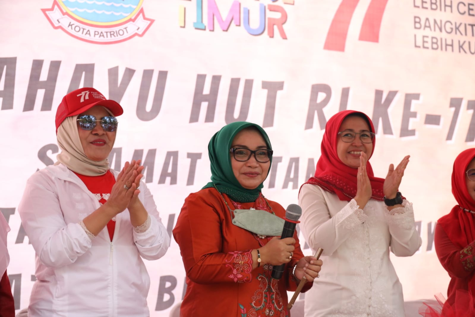Peringatan HUT RI Ke 77, Plt. Ketua TP PKK Kota Bekasi Hadiri Festival Budaya Patriot Bekasi Timur