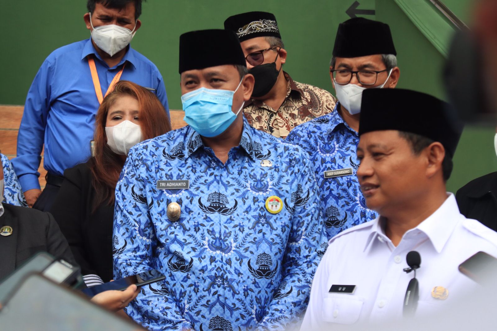 PLT. WALI KOTA BEKASI DAMPINGI WAGUB JAWA BARAT LIHAT PROSES PEMBELAJARAN TATAP MUKA