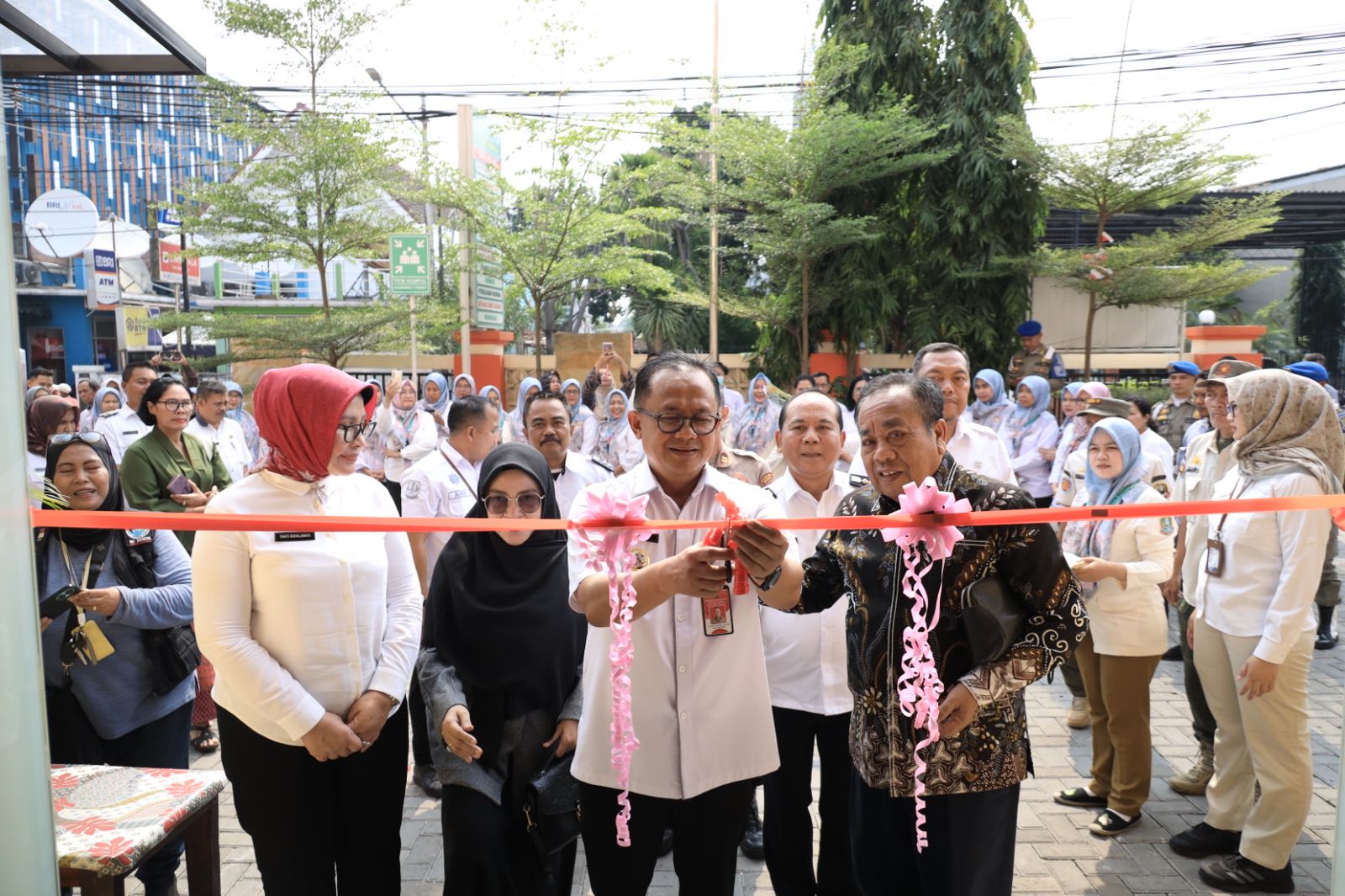 Pj. Wali Kota Bekasi Resmikan Gedung Puskesmas Bintara dan Pembukaan Poli Akasia