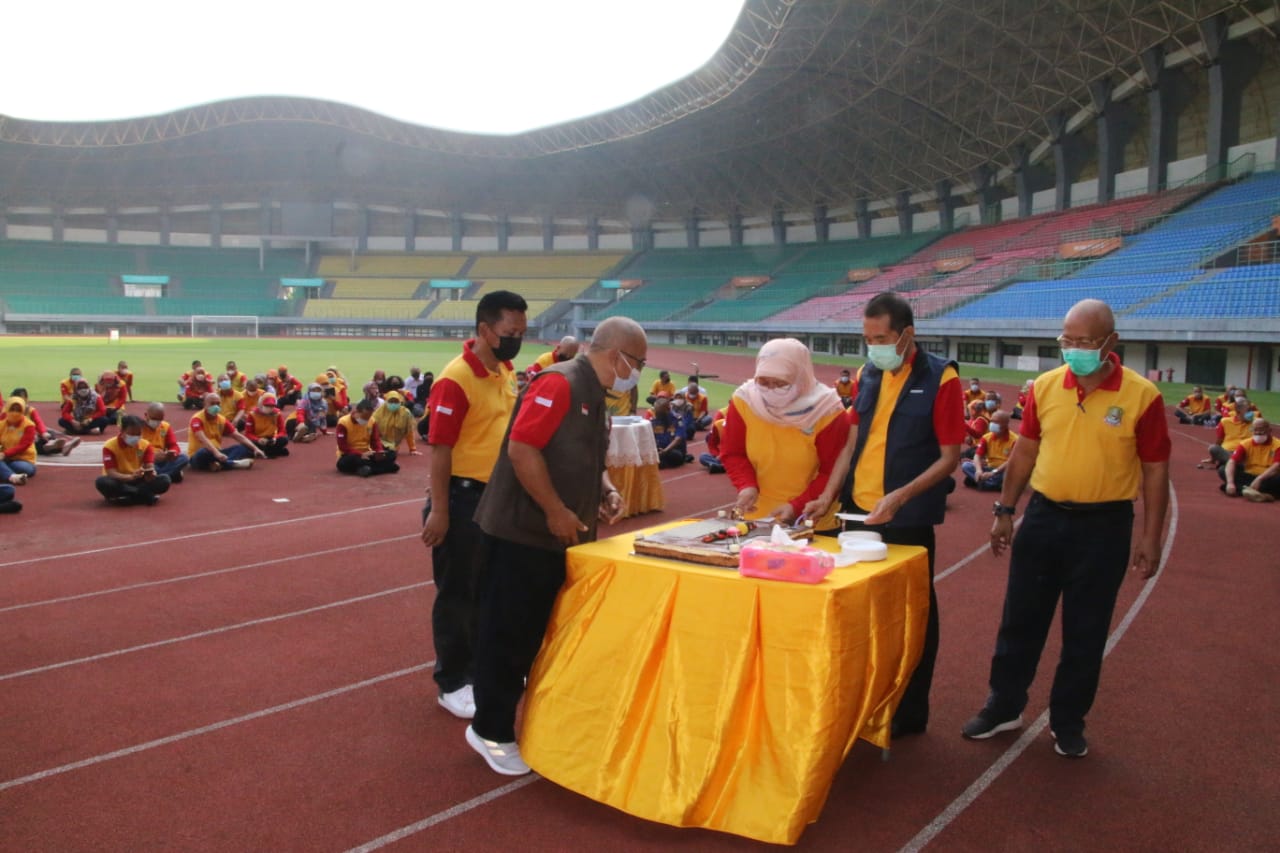 TRADISI GUNDUL UNTUK PEGAWAI PEMKOT HIASI PERAIHAN PENGHARGAAN OPINI WTP KE 6 BERTURUT TURUT