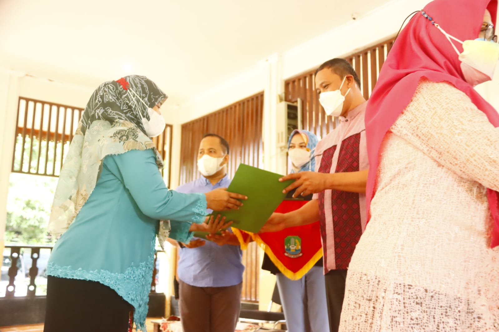 Sebanyak 26 Surat Perintah Plt Kepala SD Negeri Diserahkan