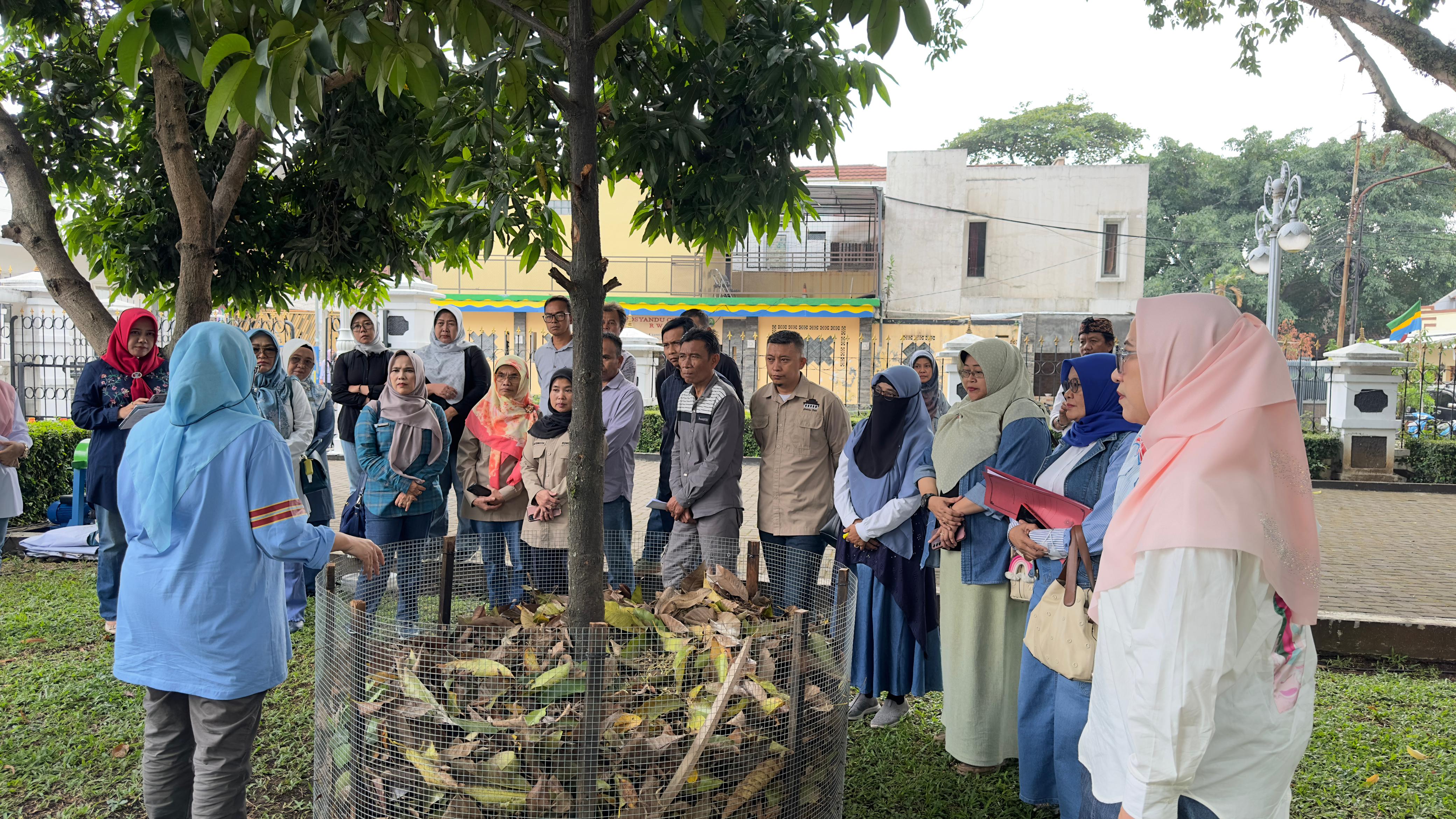 Pj. Ketua TP PKK Kota Bekasi Hadiri Workshop Pengolahan Sampah Organik di Gedung Pakuan Bandung