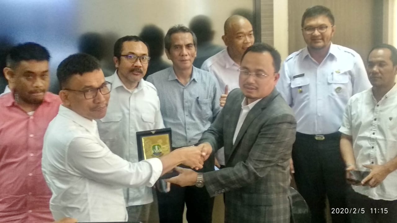 Bappeda Kota Bau-Bau Konsultasi dengan Bappelitbangda Kota Bekasi