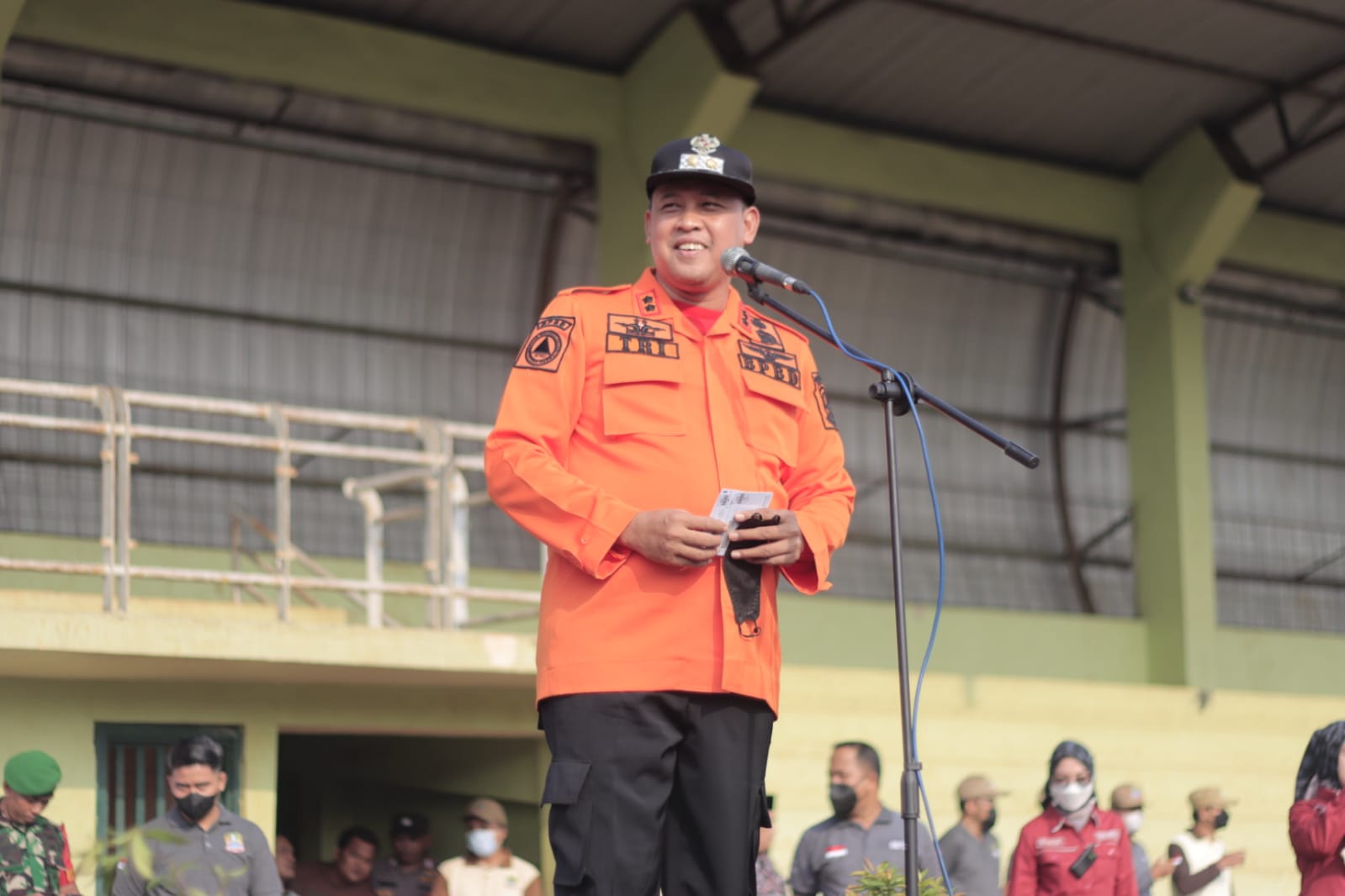 PLT. WALI KOTA BEKASI PIMPIN APEL GABUNGAN DI KECAMATAN PONDOKGEDE