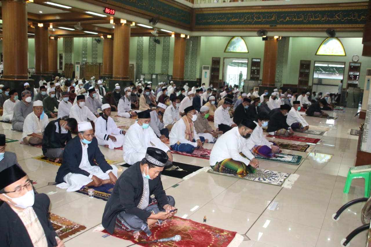 1 SYAWAL 1442 H, MASJID AGUNG ALBARKAH TERAPKAN  PROTOKOL KESEHATAN