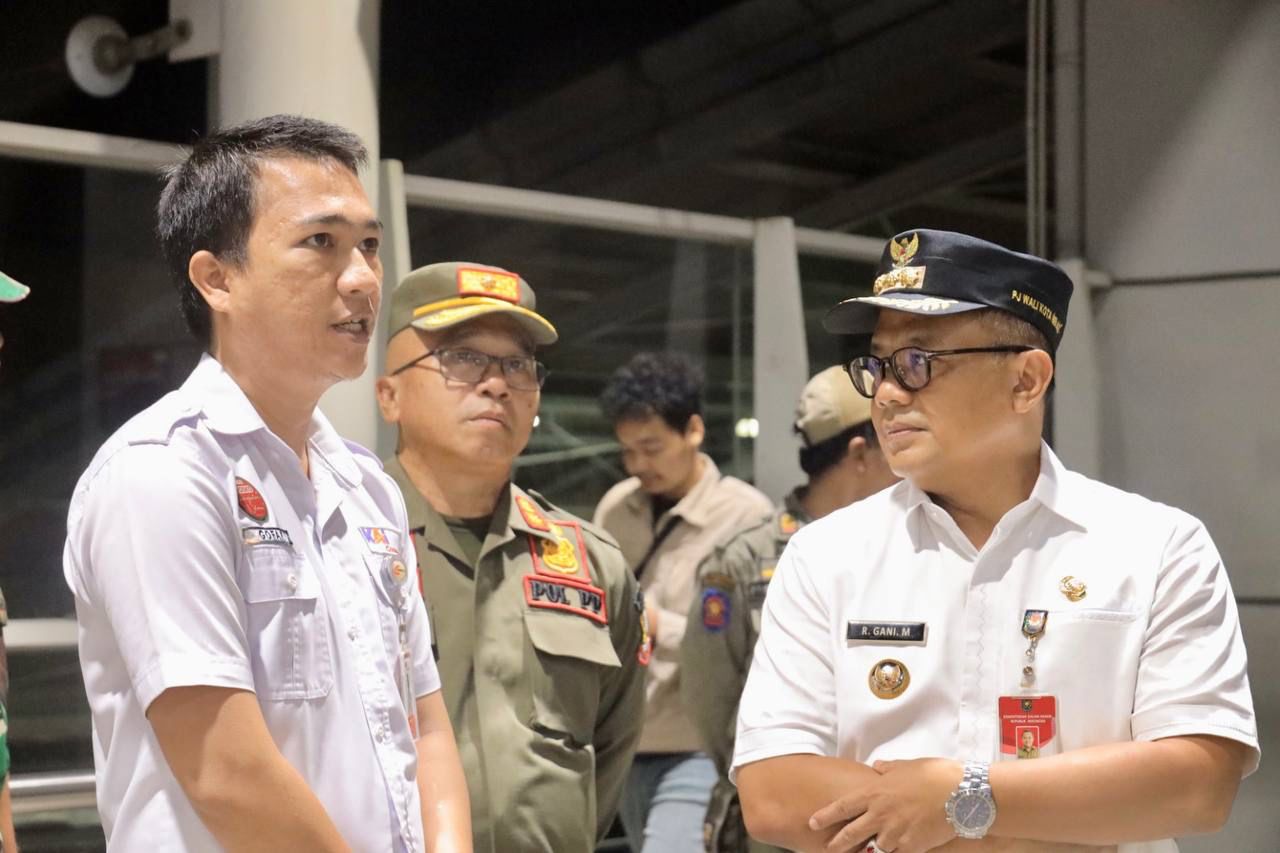 Pj. Wali Kota Bekasi Monitoring Titik Pengamanan Malam Pergantian Tahun