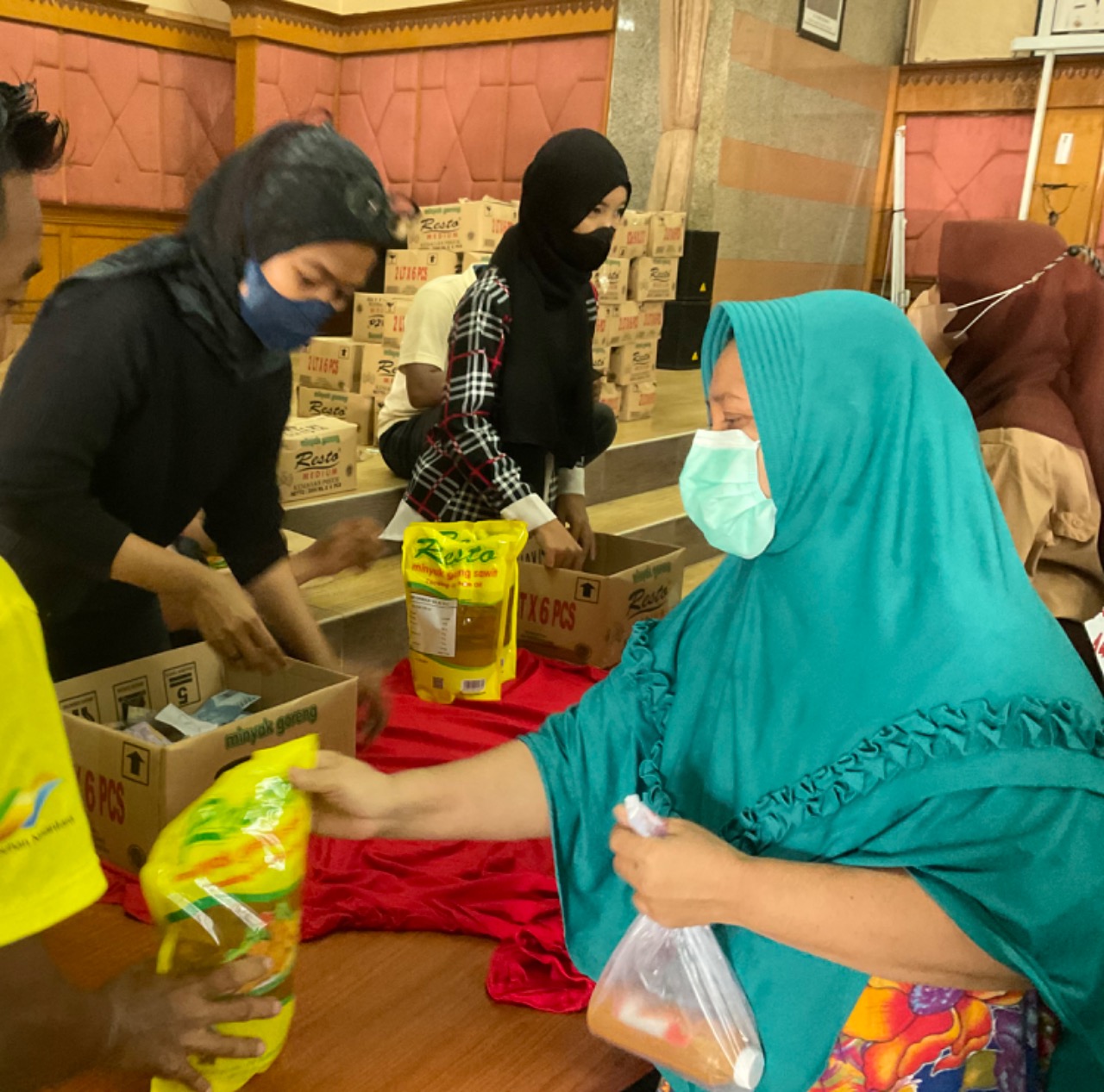 3000 Liter Minyak Goreng Dijual Murah pada Bazaar UMKM di Gedung Balai Patriot