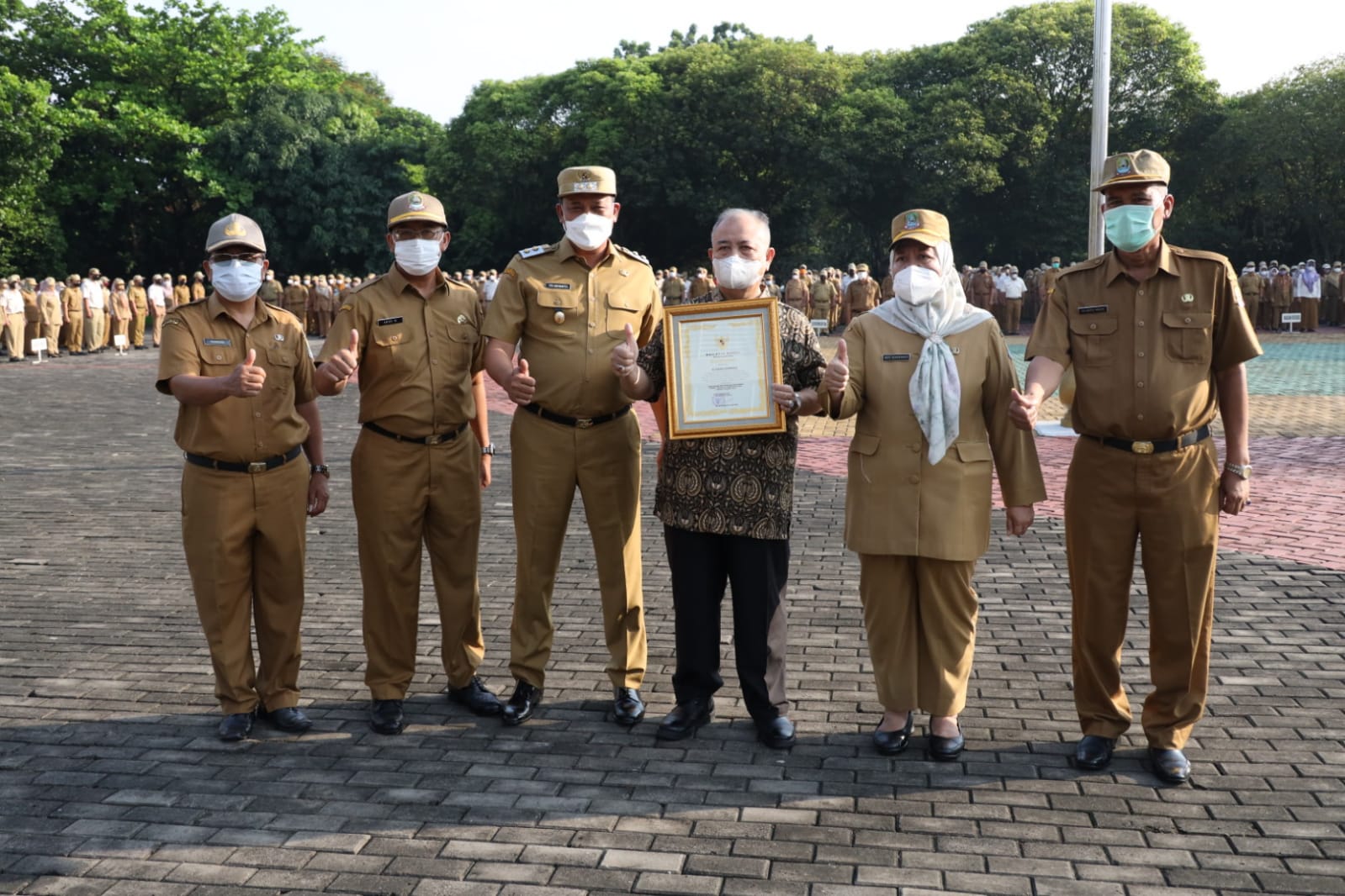 Apel Senin Pagi, Plt. Wali Kota Bekasi Umumkan Pengelolaan Media Sosial Perangkat Daerah Terbaik