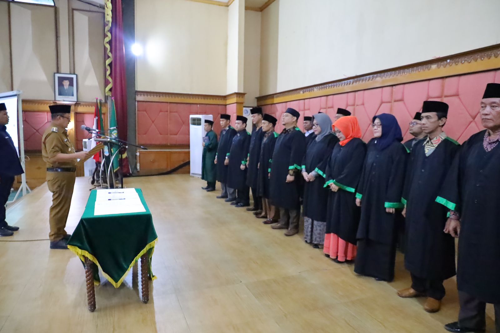 Pj. Wali Kota Bekasi Lantik Dewan Hakim MTQ Ke-25 Tingkat Kota Bekasi