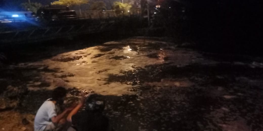 Kali Bekasi Tercemar Limbah, Distribusi Air PDAM Tirta Patriot Terganggu