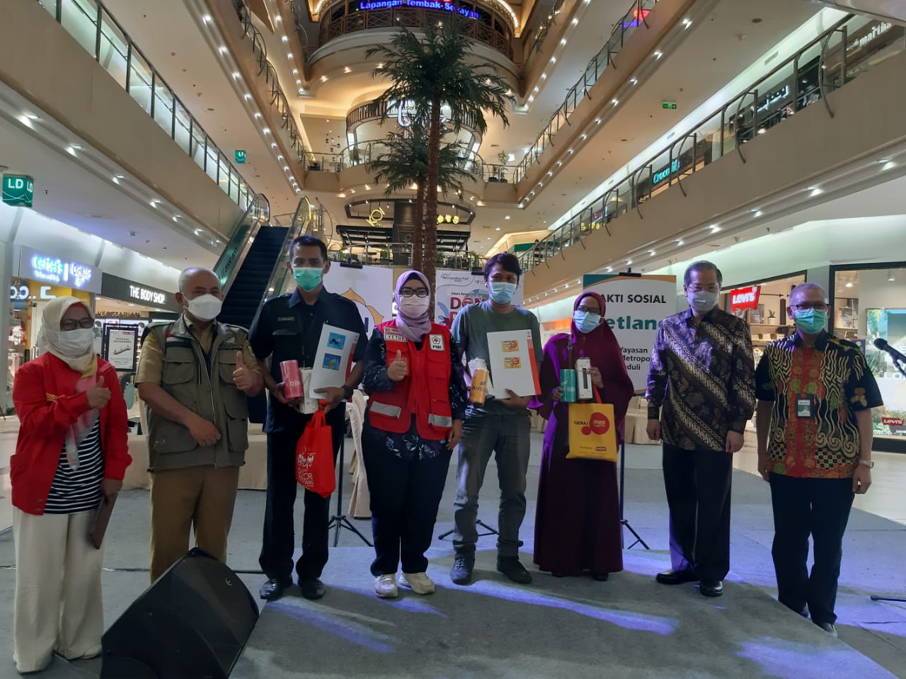 WALI KOTA BERSAMA KETUA PMI PERINGATI HARI DONOR DARAH SEDUNIA, GELAR 10.000 DONASI KANTONG DARAH