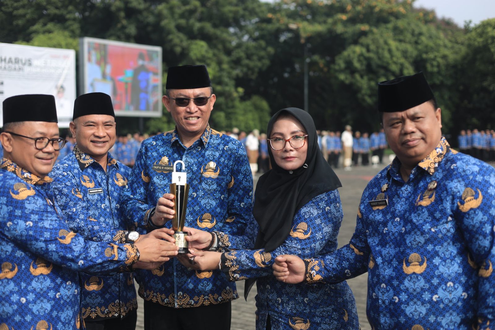 Pj Wali Kota Bekasi Pimpin Apel, Berikan Apresiasi Hingga Pesan Jaga Suhu Pilkada Tanpa Letupan