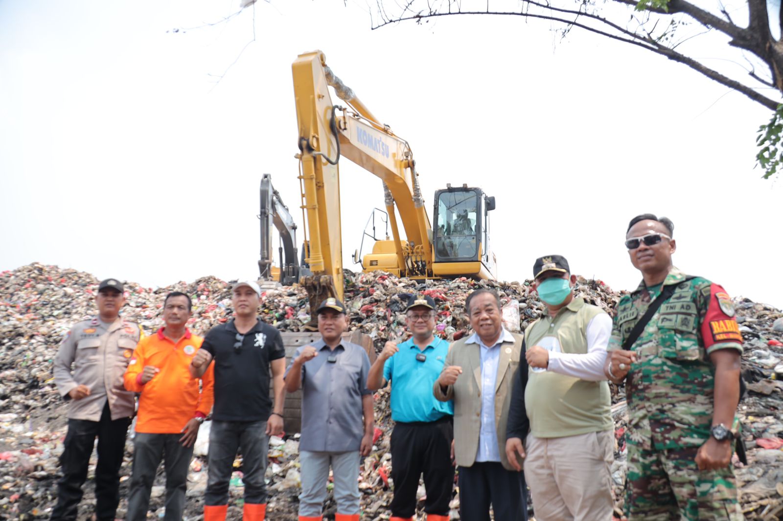 Pj. Wali Kota Bekasi Tutup Tempat Pembuangan Sampah Liar di Kelurahan Bintara