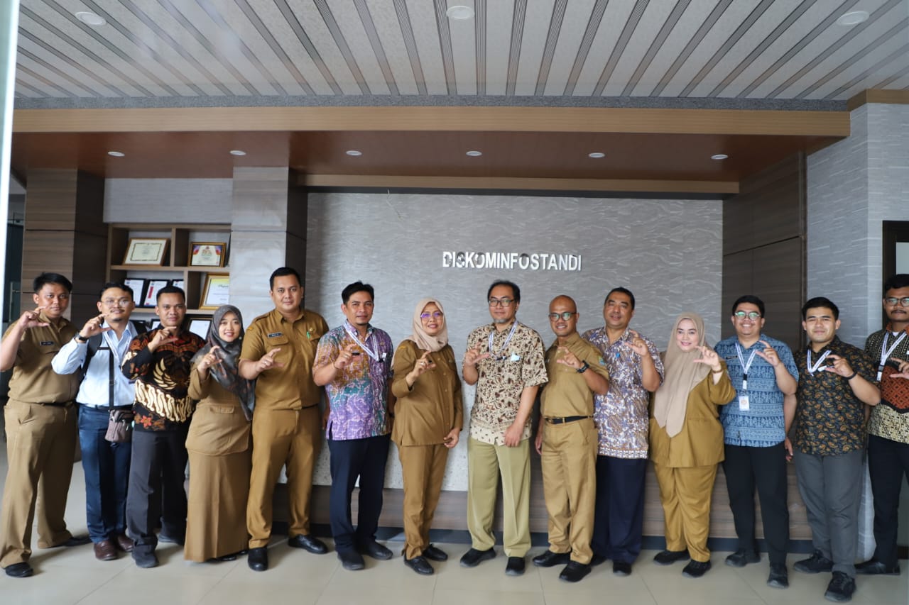 Diskominfostandi Terima Kunjungan Kerja Diskominfo Kota Cimahi