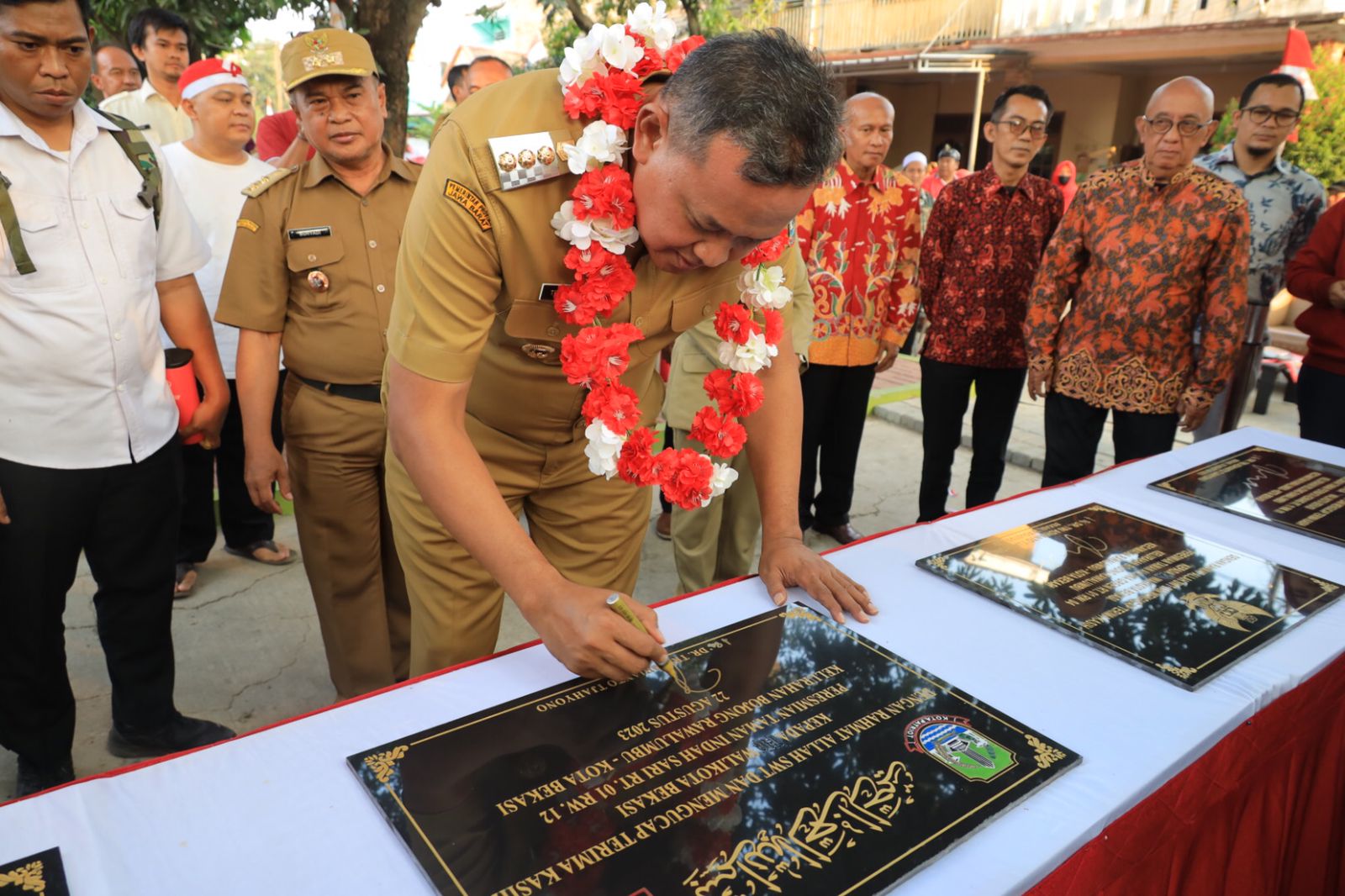 LIMA TAMAN TELAH DIRESMIKAN WALI KOTA BEKASI DI DUA KECAMATAN