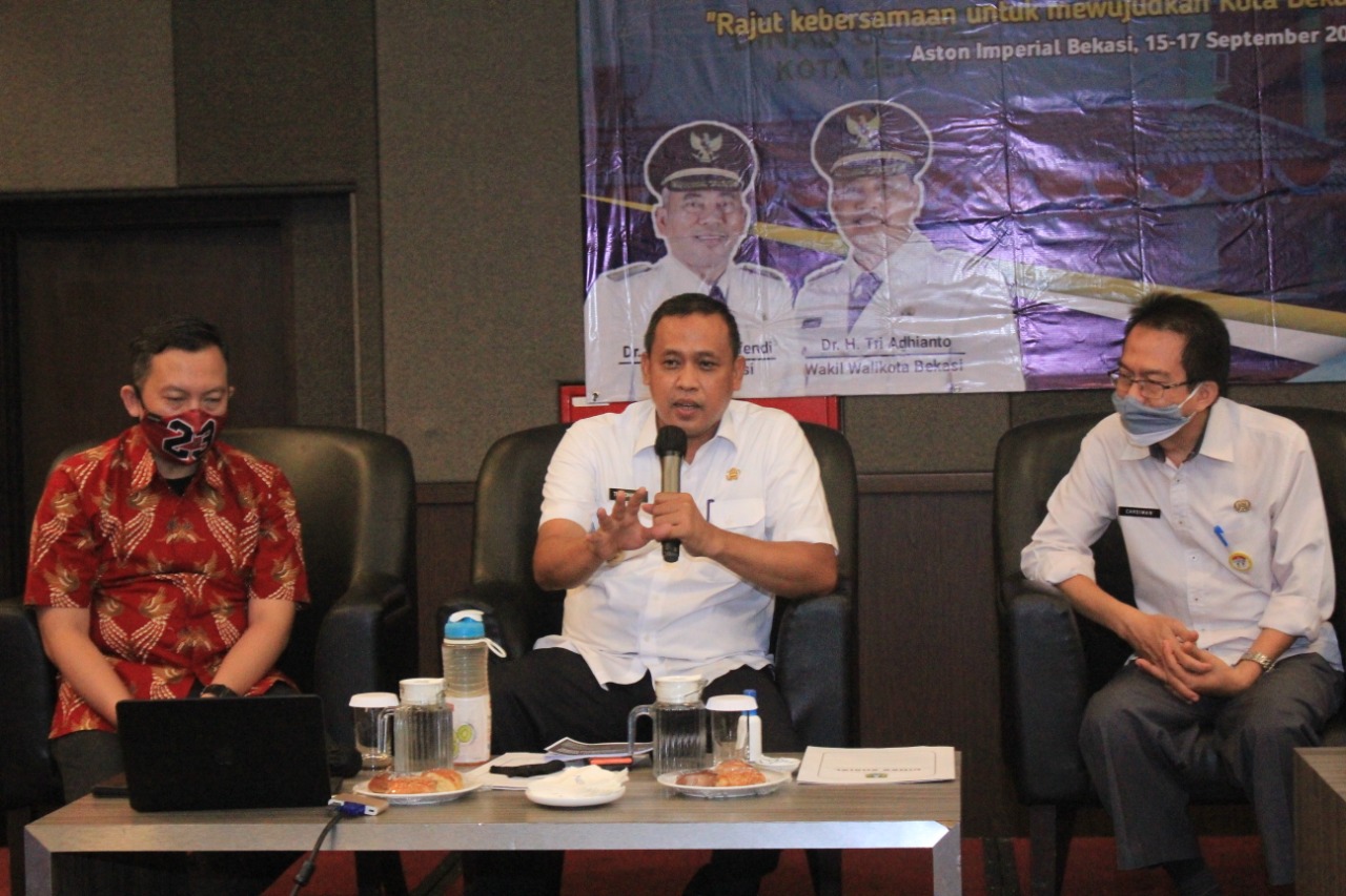 WAKIL WALI KOTA BEKASI HADIRI PELATIHAN PENGELOLA SLRT PUSKESOS