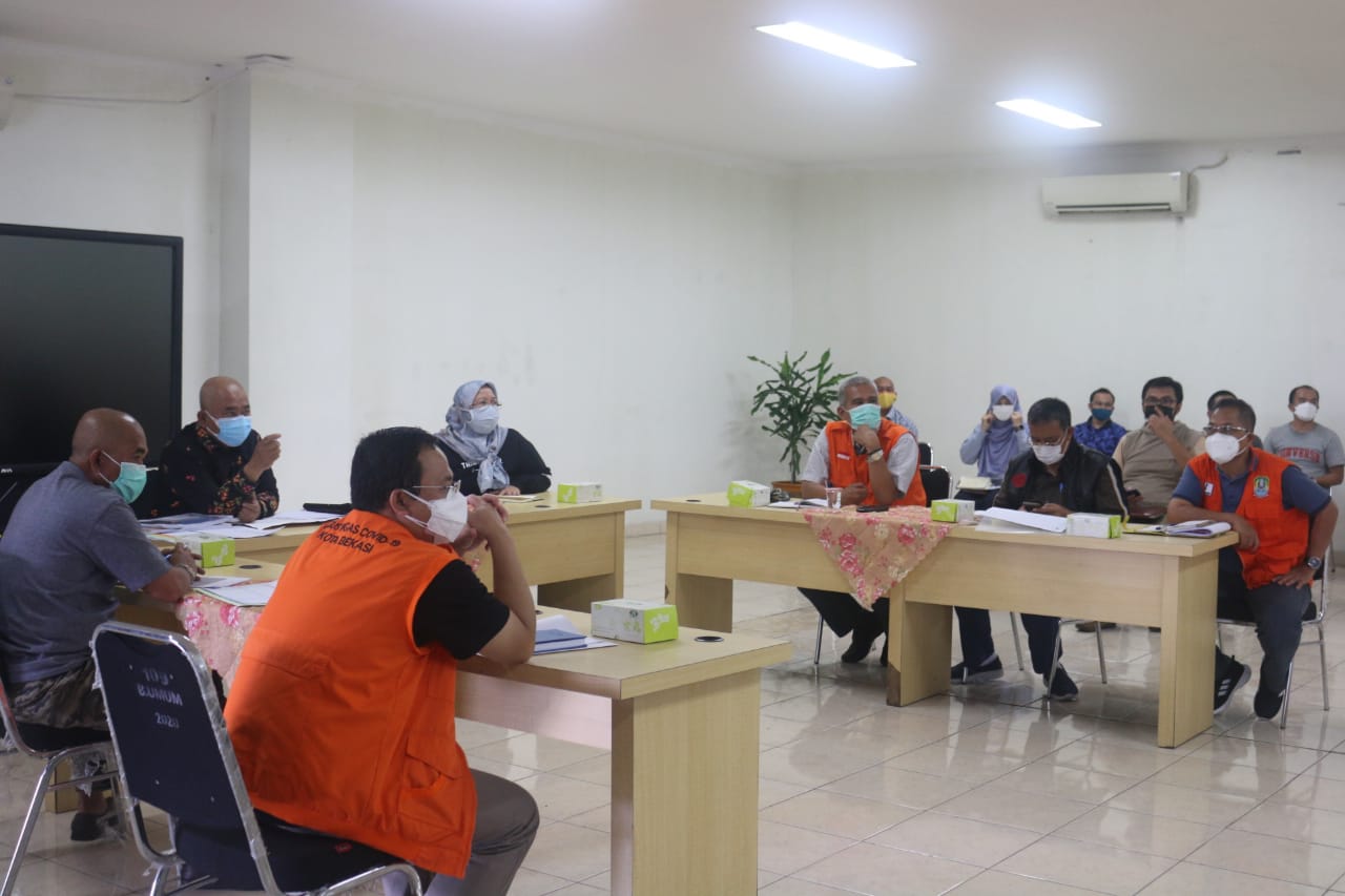 Wali Kota Bekasi Ingatkan Petugas Penanganan Banjir Tetap Terapkan Prokes 4 M