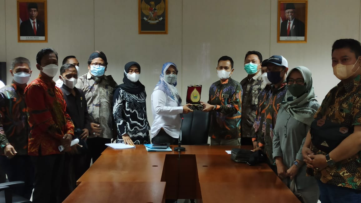 DPRD KAB. BATANG PROV. JAWA TENGAH KONSULTASI PENGELOLAAN LIMBAH B3 DI KOTA BEKASI