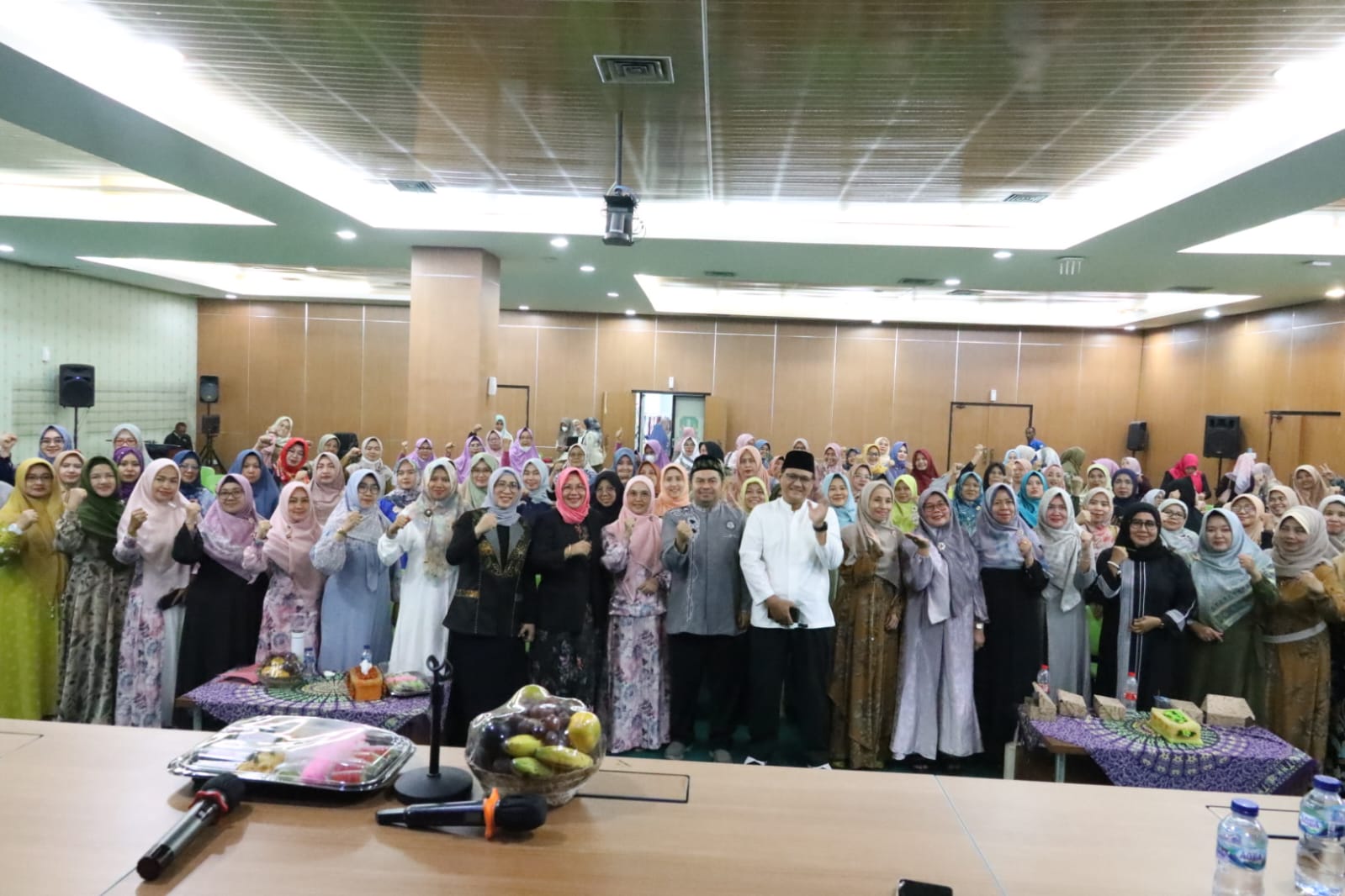 Pengajian Rutin TP PKK dan Dharma Wanita, Yolla Gani : Kita Paksakan Baca Alqur'an Dibanding Gadget.