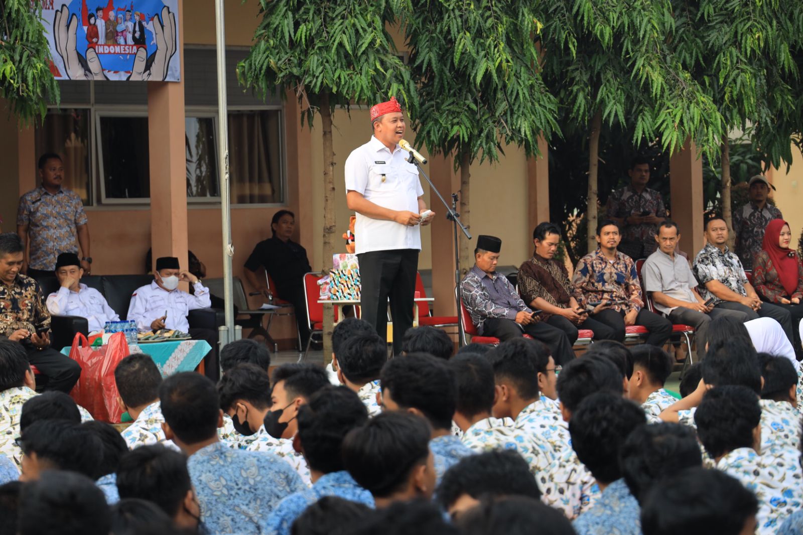 SOSIALISASI KERUKUNAN UMAT BERAGAMA UNTUK SISWA SMAN 22. INI PESAN PLT WALI KOTA BEKASI