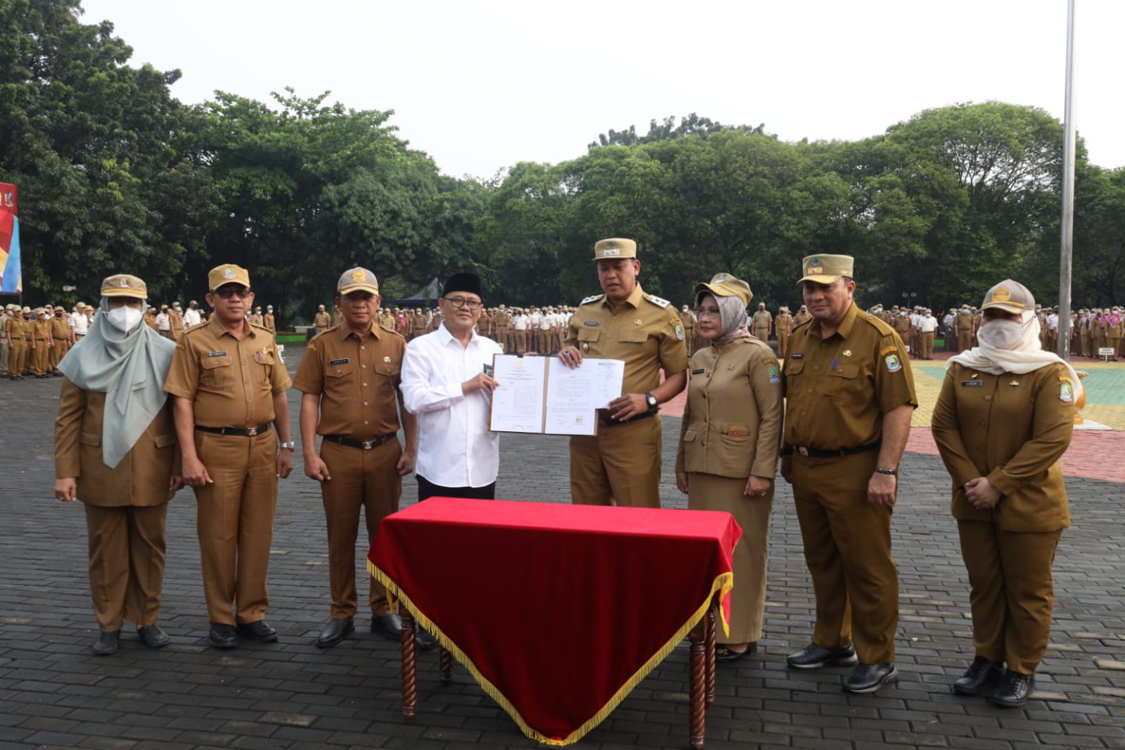 Plt. Wali Kota Tandatangani Maklumat Jelang Ramadhan Serta Penghargaan Kepada Wajib Pajak