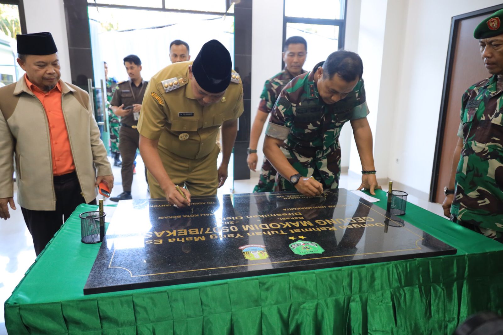 Pangdam Jaya dan Wali Kota Bekasi Resmikan Makodim 0507/Bekasi