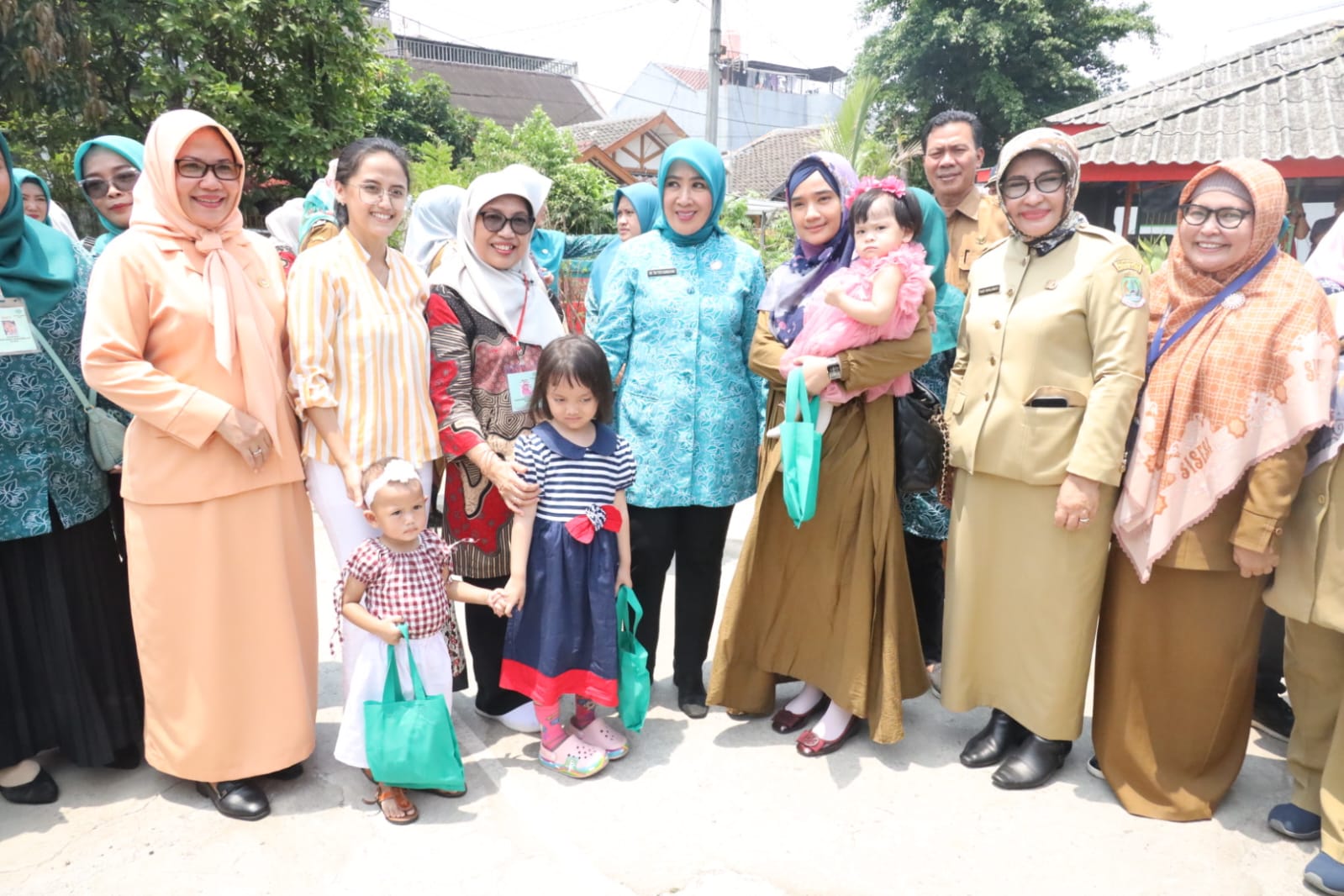 Kunjungi Kader Posyandu RW 23 Margahayu, Tri Tito Karnavian Tekankan Penurunan Angka Stunting