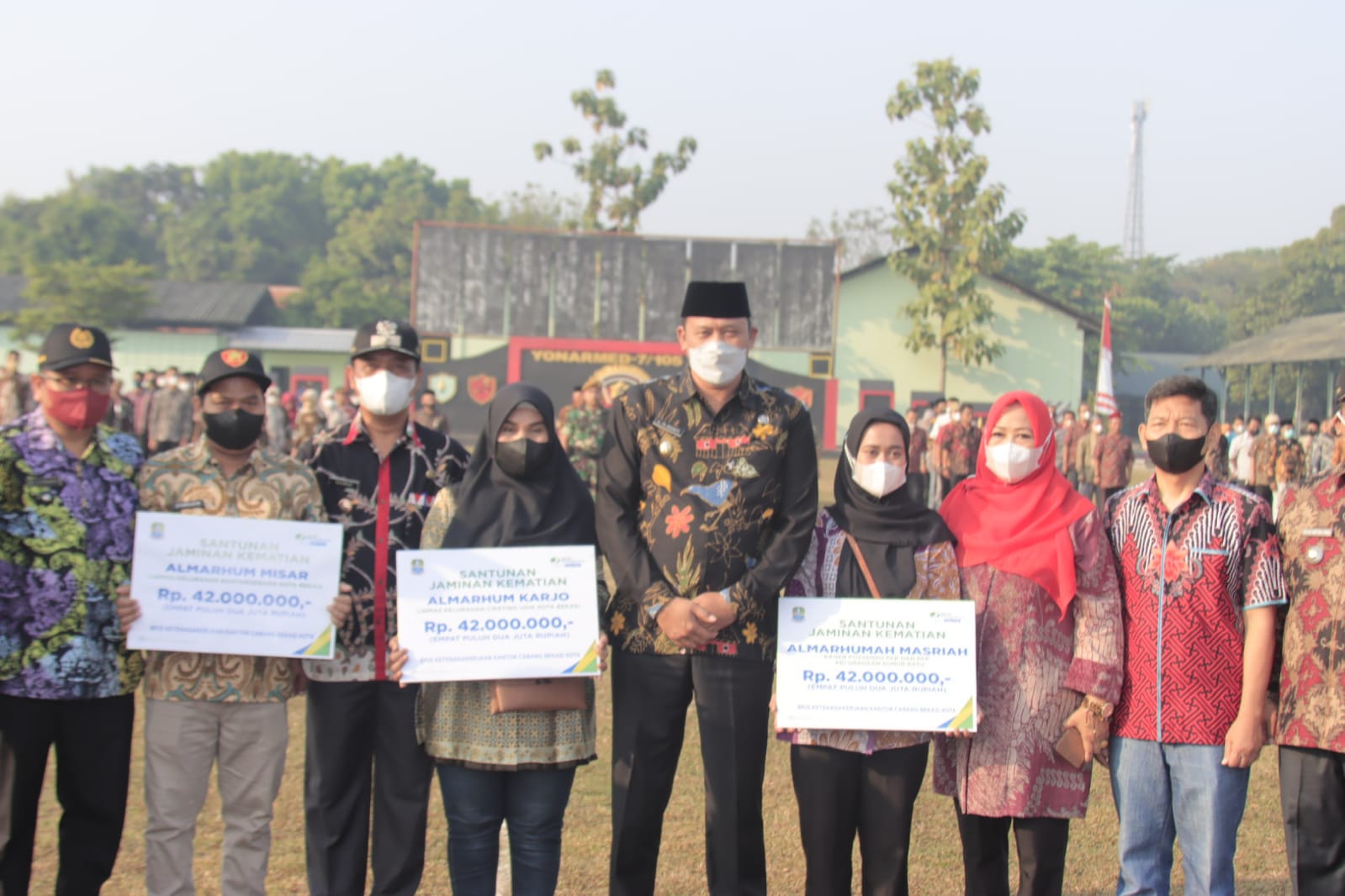 APEL MINGGON DI BANTARGEBANG DIRANGKAI DENGAN PEMBERIAN PENGHARGAAN DAN SANTUNAN