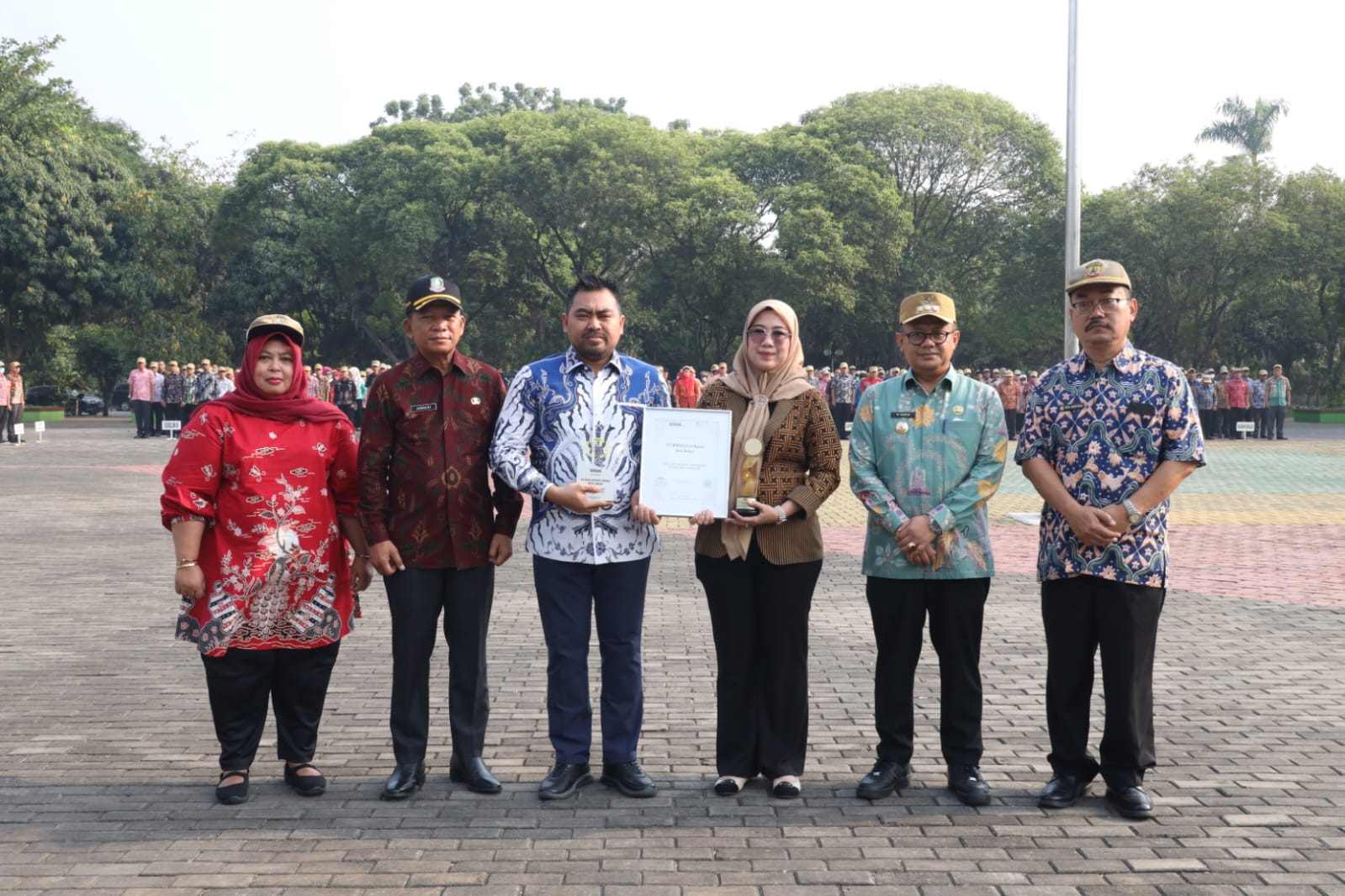 Hari Batik Nasional, Pj. Wali Kota Bangga Kenakan Batik Khas Kota Bekasi Saat Apel