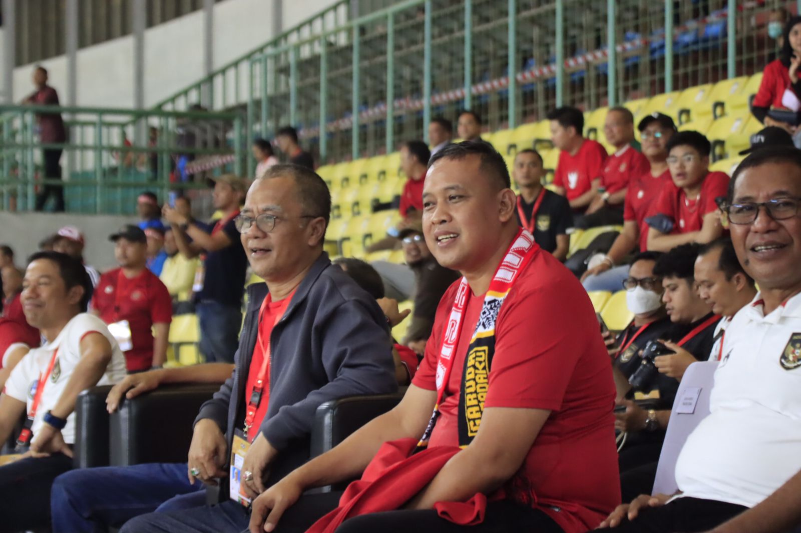 Dukung Garuda Muda, Plt. Wali Kota Bekasi Saksikan Laga AFF Indonesia di Stadion PCB