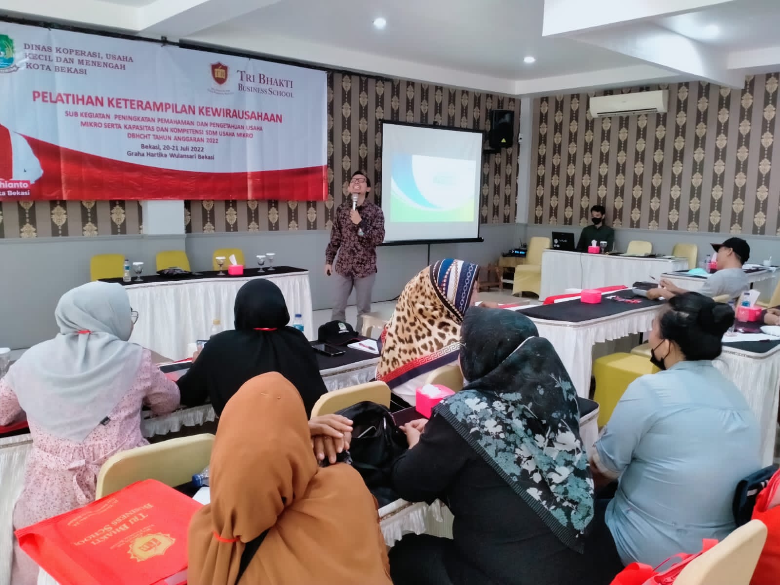 Diskopukm Kota Bekasi Lakukan Pelatihan Keterampilan Kewirausahaan Bagi Pelaku Usaha Sektor Informal