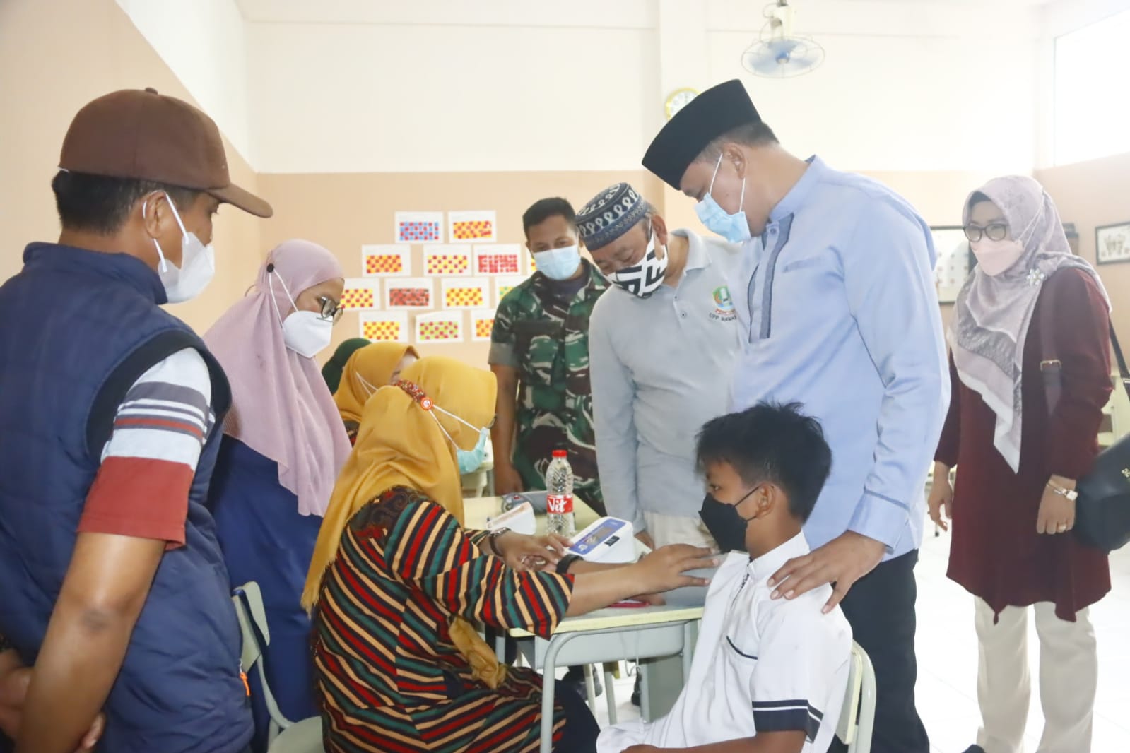 WAKIL WALI KOTA BEKASI TINJAU VAKSIN DI SDIT AL HILAL BOJONG RAWA LUMBU