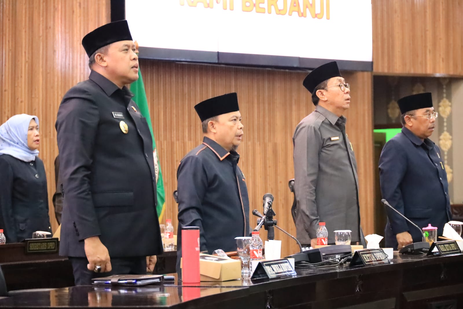 Plt. Wali Kota Bekasi Hadiri Rapat Paripurna DPRD Penyampaian Rancangan Perda Kota Bekasi