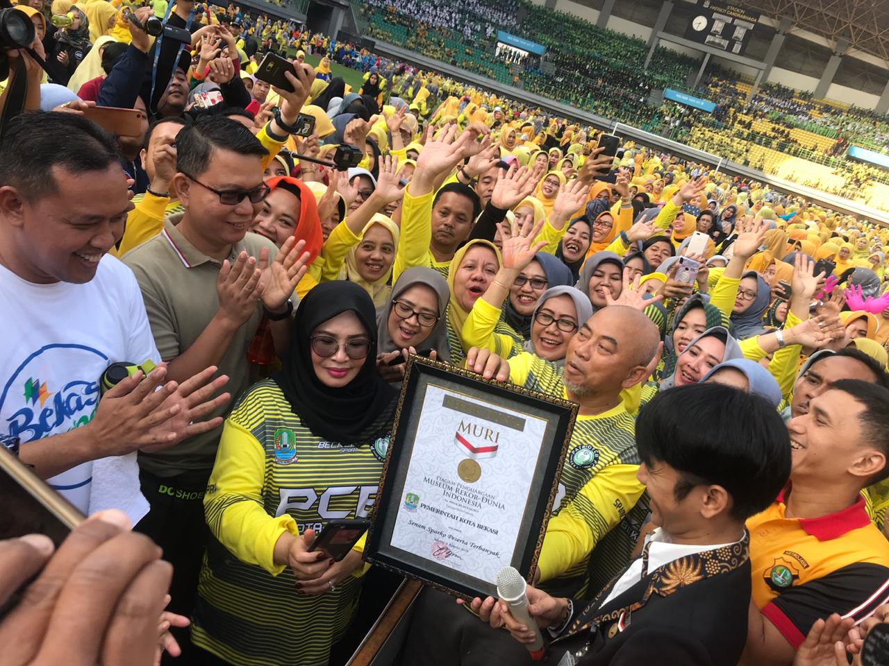 Senam Sparko Kota Bekasi Masuk Rekor Muri dengan Peserta Terbanyak