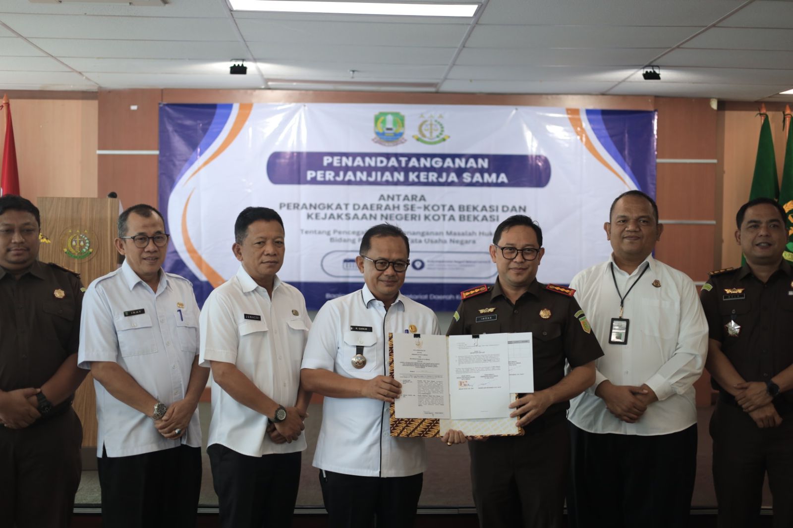 PEMKOT BEKASI TANDATANGANI PERJANJIAN KERJA SAMA DENGAN KEJAKSAAN NEGERI KOTA BEKASI