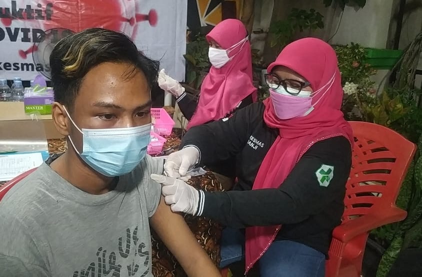 VLAMINGGO, PROGRAM VAKSINASI MALAM MINGGU DI KELURAHAN KRANJI 