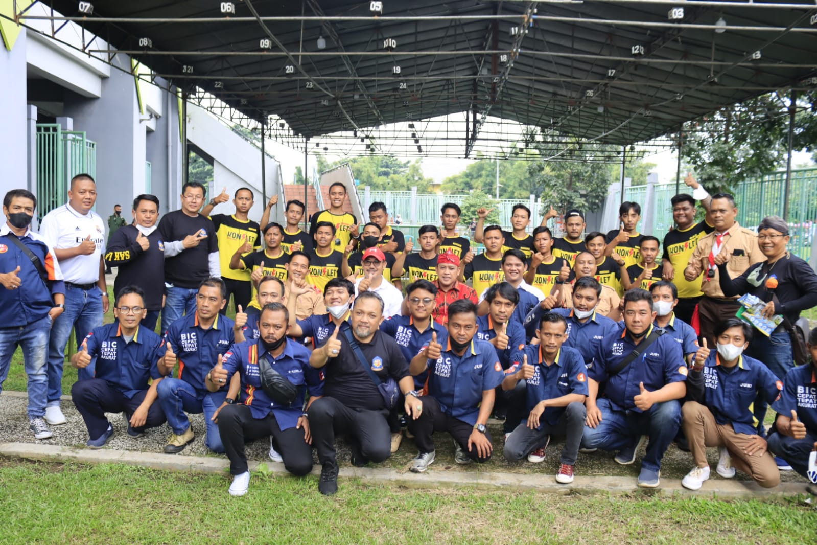 PLT. WALI KOTA BEKASI BUKA TURNAMEN BURUNG KICAU MANIA DI AREA STADION PATRIOT CHANDRABAGA