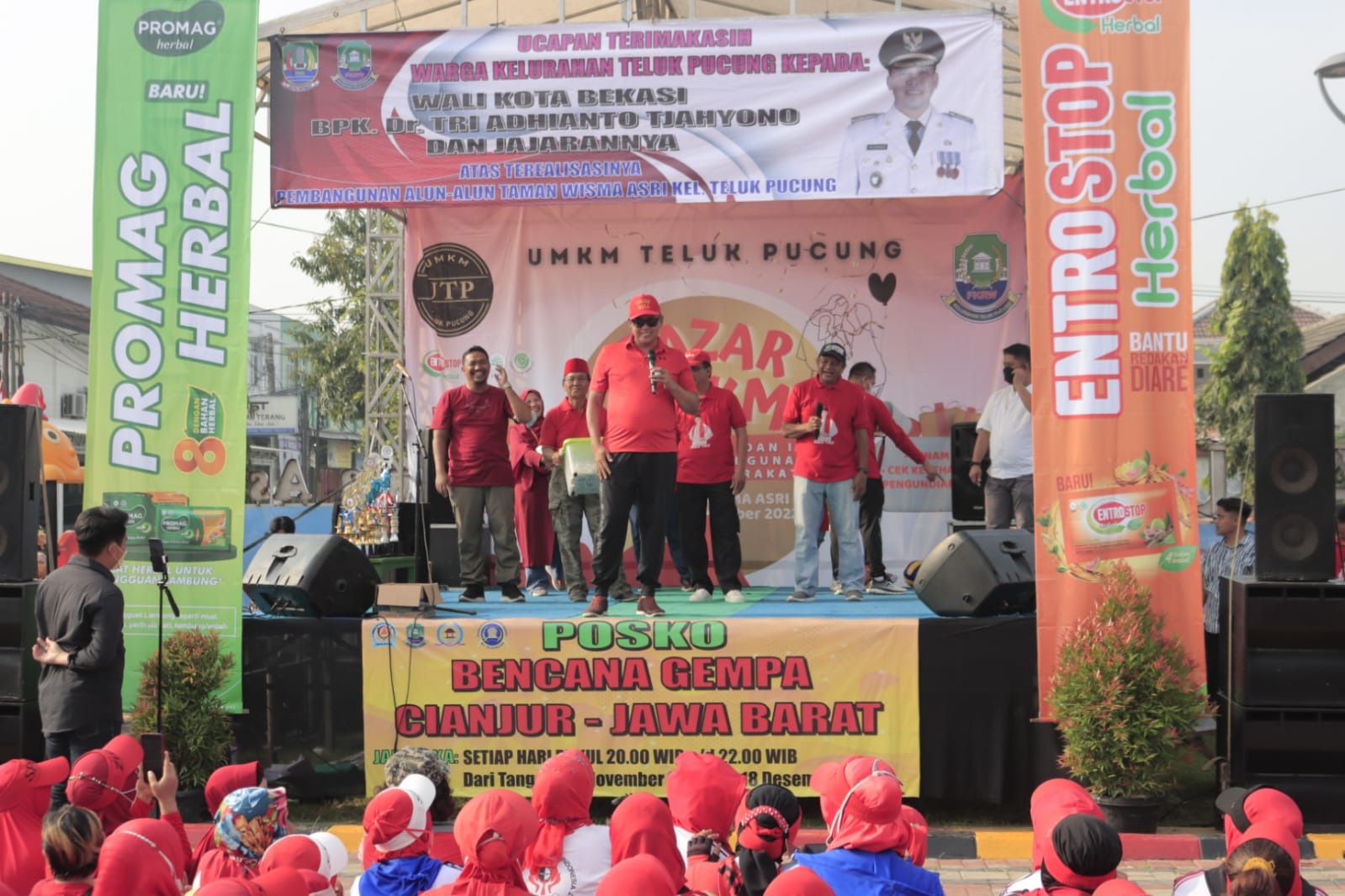 PLT. WALI KOTA BEKASI TRI ADHIANTO RESMIKAN ALUN-ALUN WISMA ASRI BEKASI UTARA