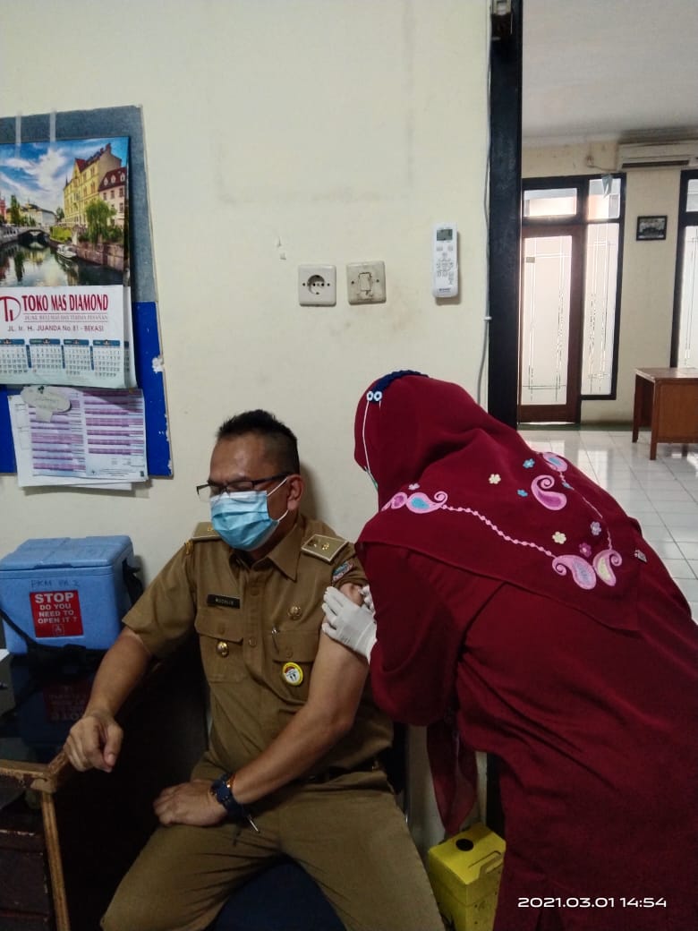 Jajaran Humas Kota Bekasi Mulai Disuntik Vaksin Covid-19 Sinovac