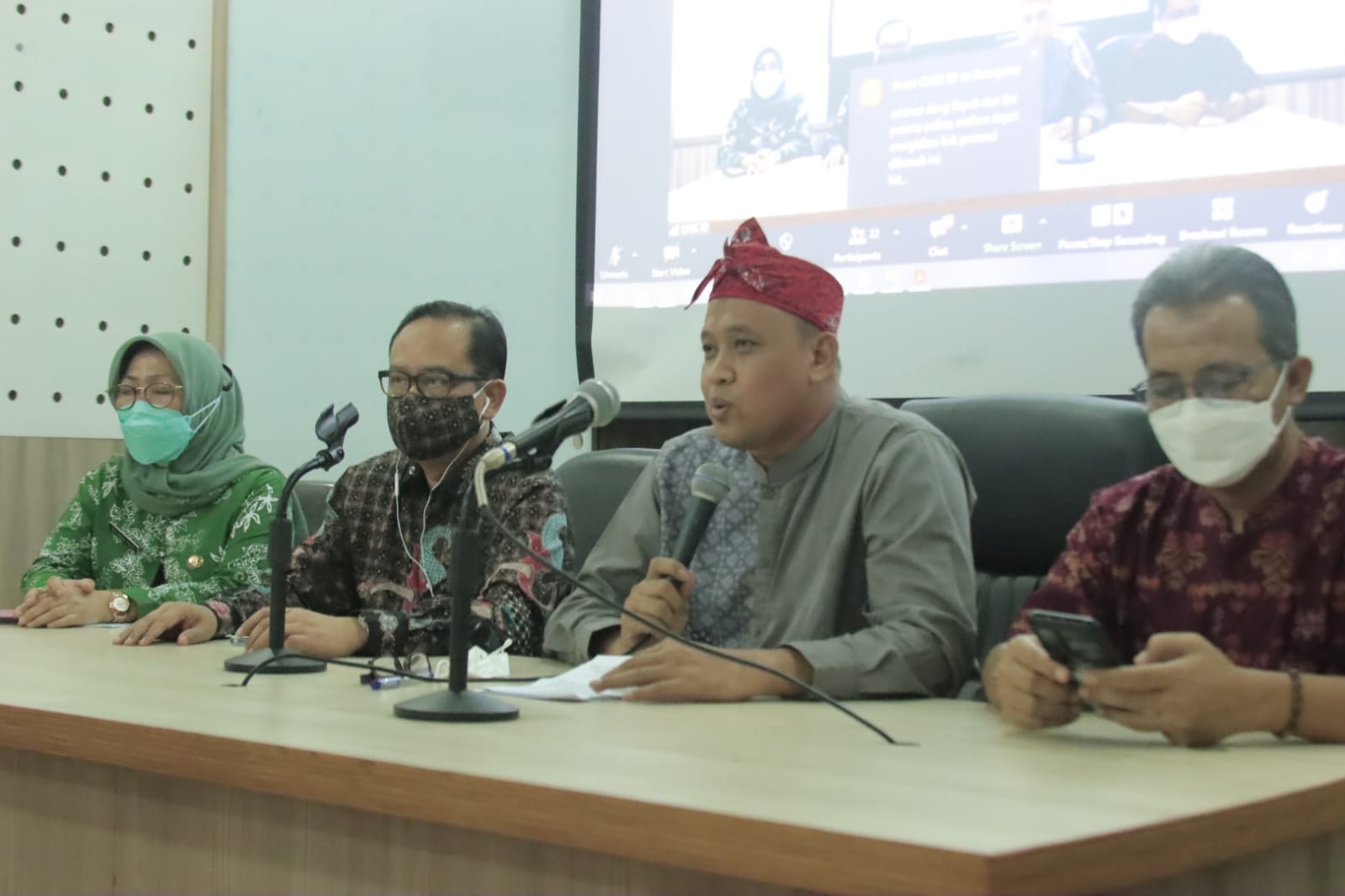 Plt.Wali Kota,Resmikan Kegiatan Rapat Kordinasi Pihak Disnaker, Stakeholder Dengan Perusahaan