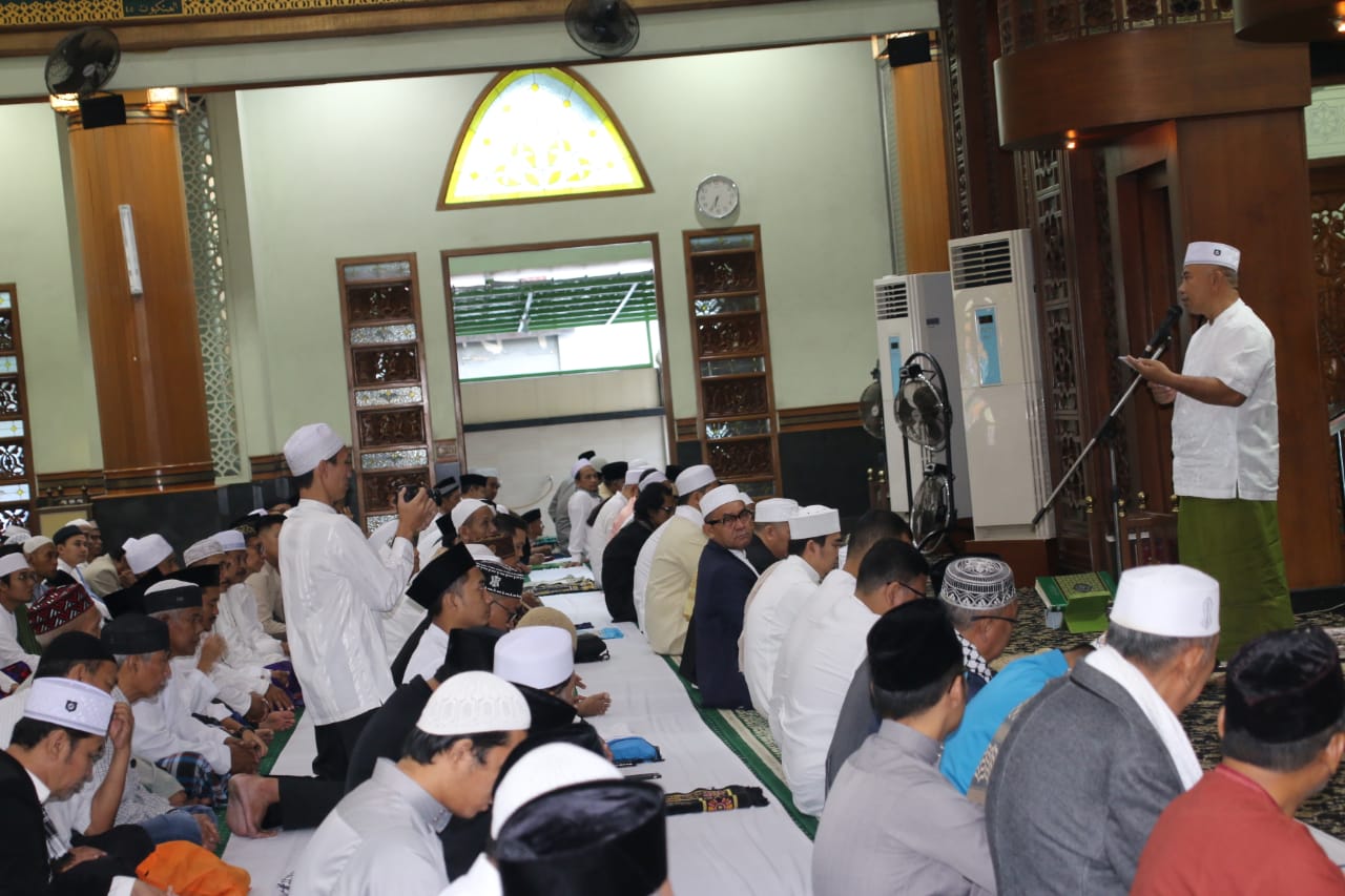 Laksanakan Shalat Idul Fitri 1440 H, Wali Kota Sebut Momen Hari Raya Kota Bekasi Sepi.