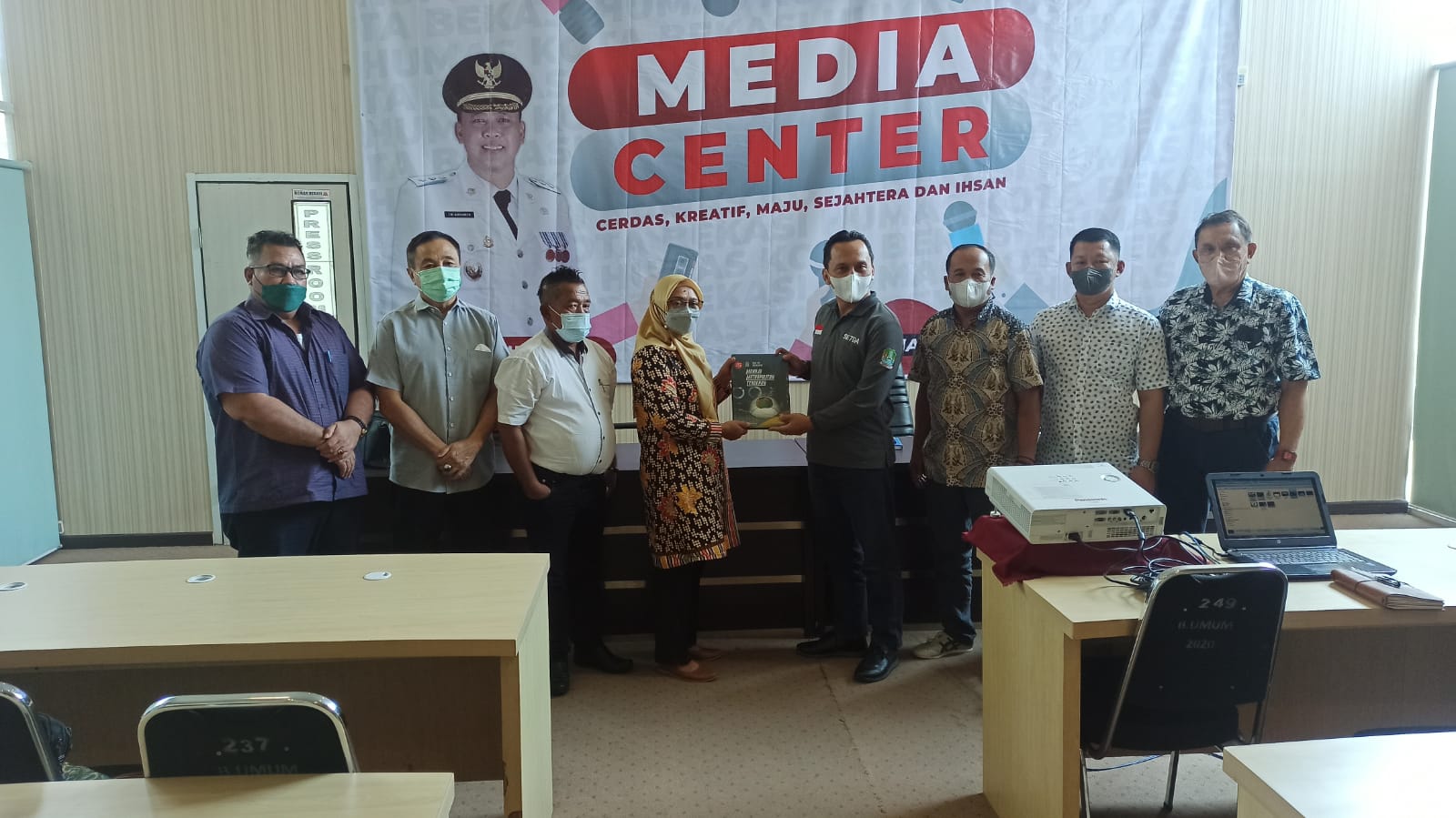 KABAG ORGANISASI SETDA KOTA BEKASI TERIMA KUNKER DPRD KABUPATEN BELITUNG TIMUR