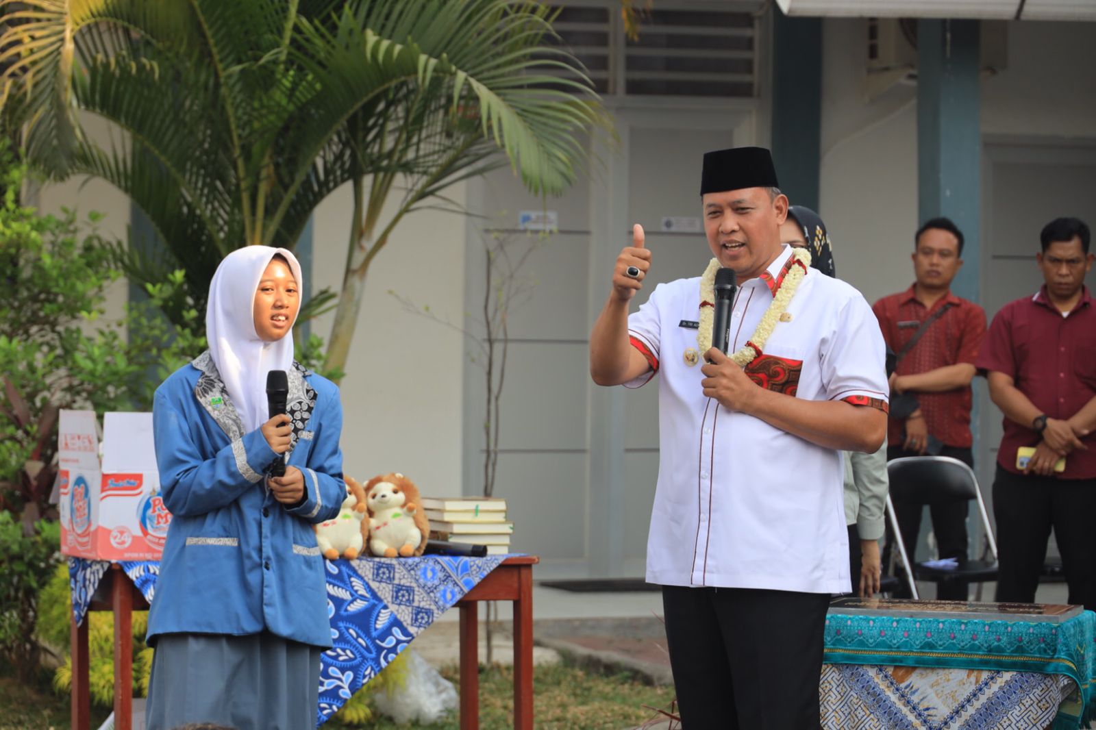 SOSIALISASI WAWASAN KEBANGSAAN, WALI KOTA BEKASI BERIKAN MOTIVASI KEPADA PARA SISWA