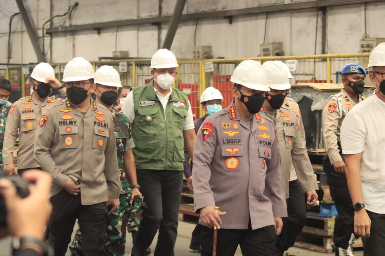 PLT. WALI KOTA BEKASI SAMBUT KAPOLRI, SIDAK PRODUSEN MINYAK DAN PASAR