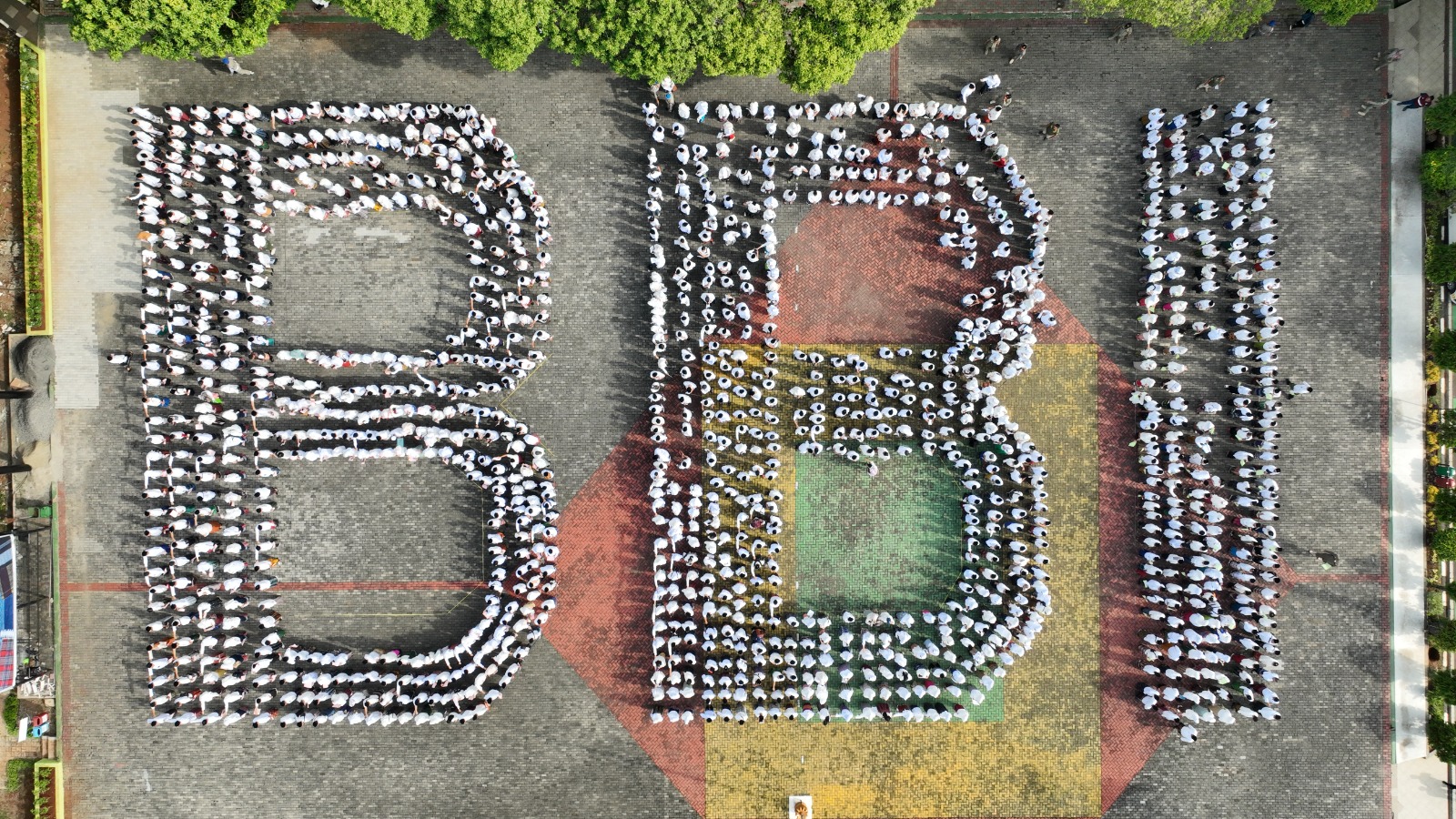 Ribuan Aparatur Ikuti Doa Bersama Jelang Pilkada dan Pemecahan Rekor MURI