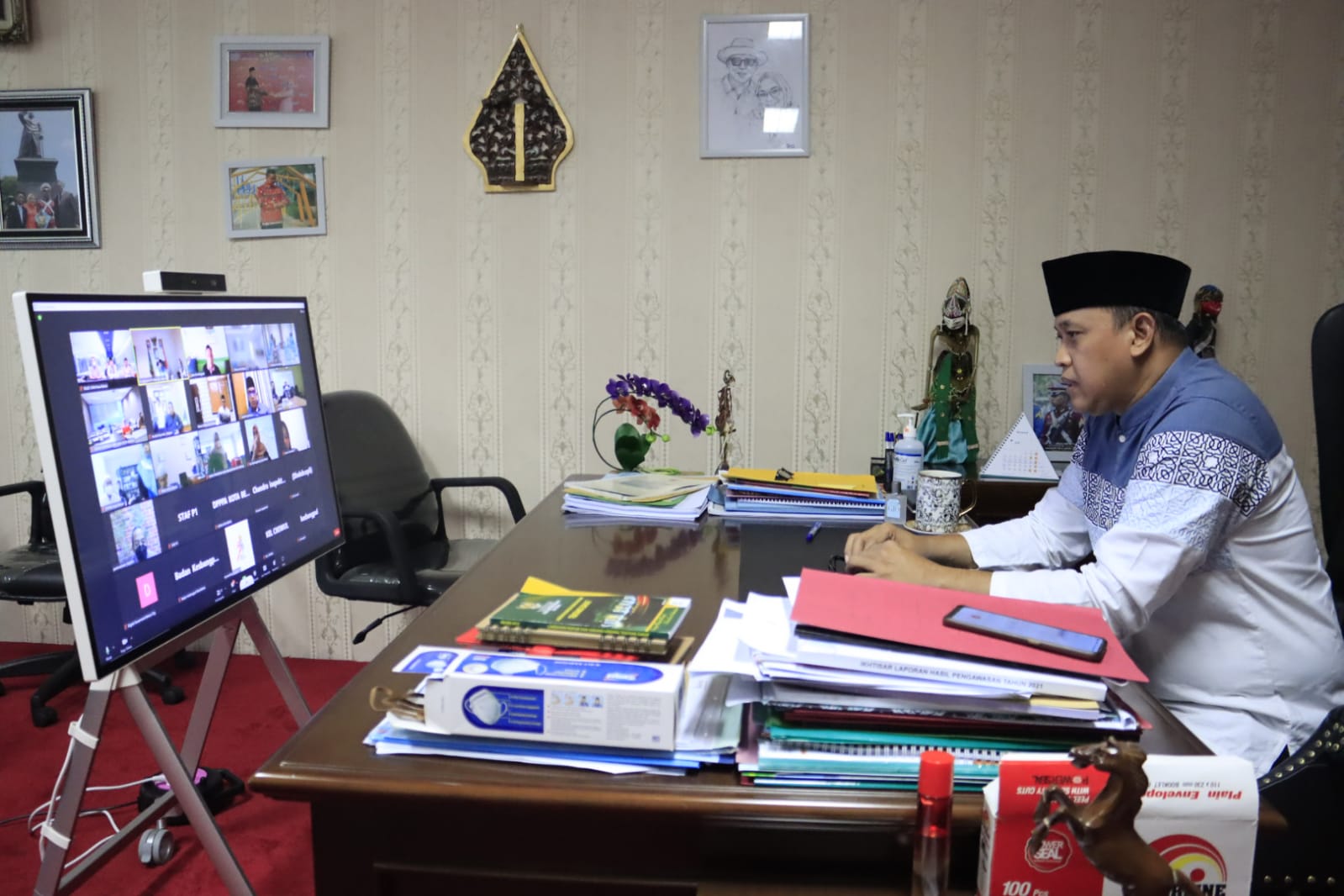 TRI ADHIANTO BERSAMA ASN SE-KOTA BEKASI RUTIN KHOTMIL QUR'AN SETIAP HARI JUM'AT