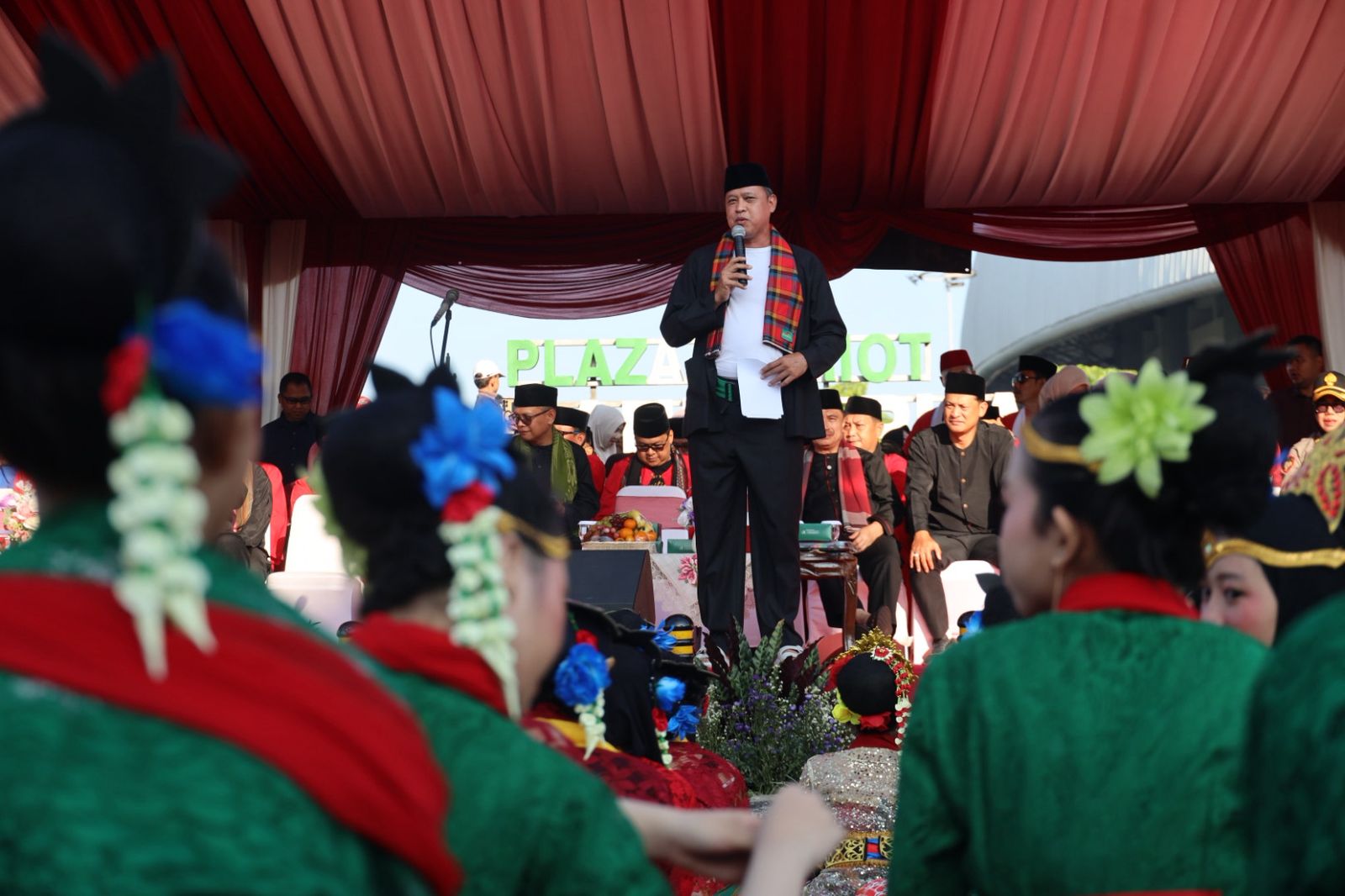 Wali Kota Bekasi Dorong Generasi Muda Lestarikan Budaya Lewat Tari Kolosal Hari Tari Sedunia