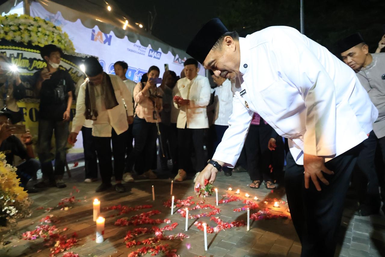 Doa Bersama dan Tabur Bunga, Wawali Bekasi Kenang Korban Kecelakaan Kereta