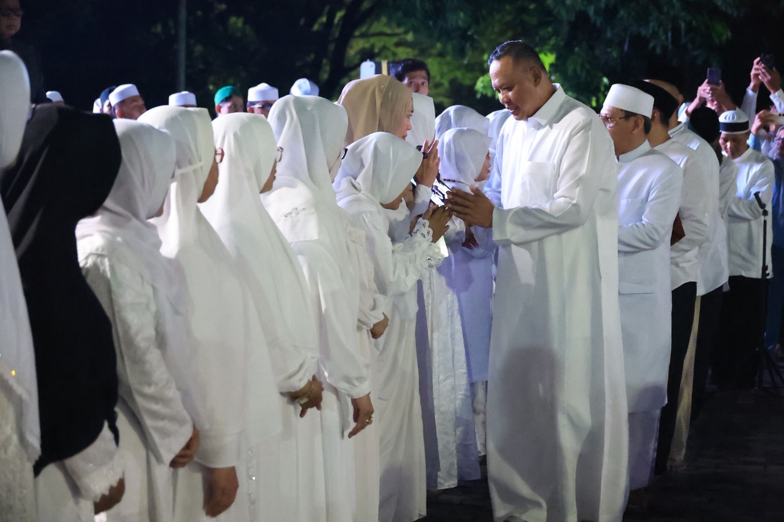 Berangkat ke Tanah Suci, Wali Kota Bekasi Serahkan Sementara Pemerintahan Kepada Wakil Wali Kota